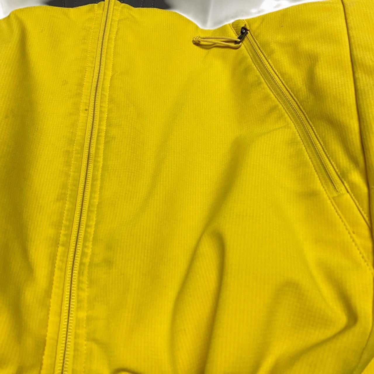 The North Face Y2k north face two tone yellow grey water resistant jacket Size US M / EU 48-50 / 2 - 3 Thumbnail