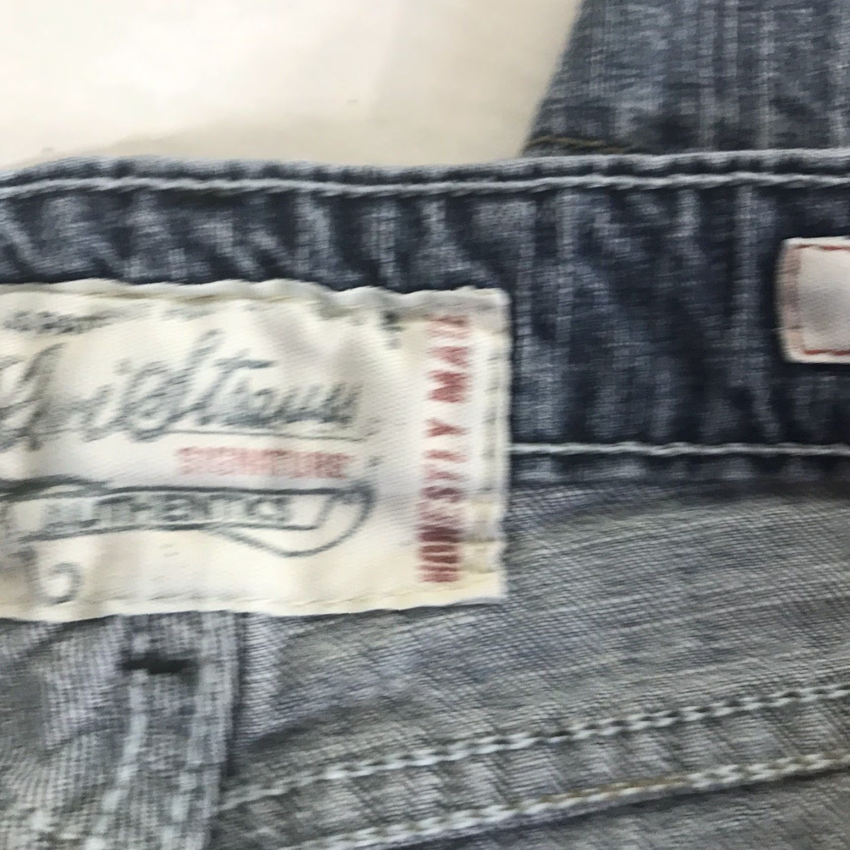 Levi's Levi's Bermuda Shorts Women Size 12 Low-Rise Denim Blue Casual Spring Summer Size 34" / US 12 / IT 48 - 4 Thumbnail