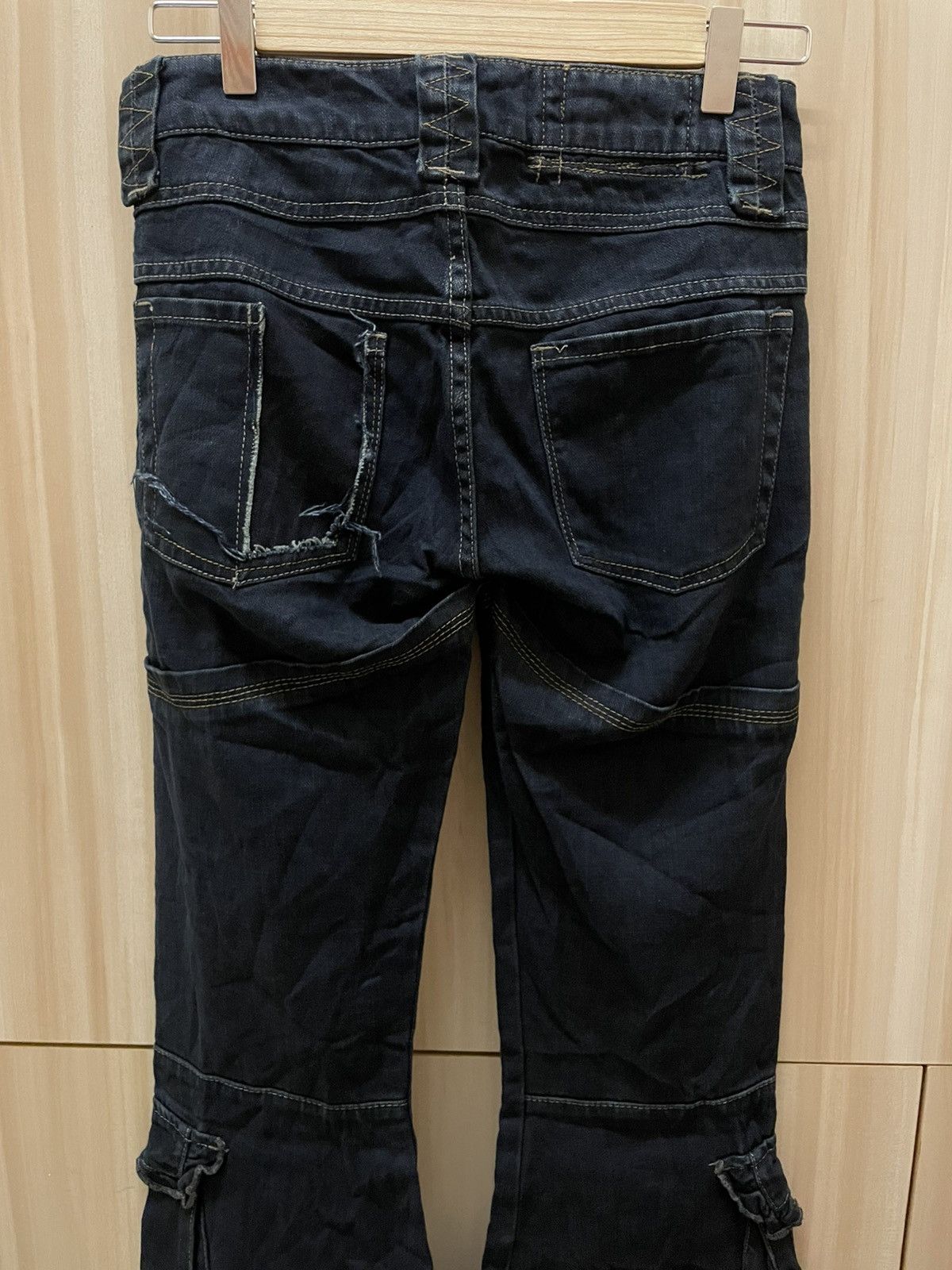 Marithe + Francois Girbaud MFG Y2K Cargo Flare Ankle Jeans Size 27" / US 4 / IT 40 - 7 Thumbnail