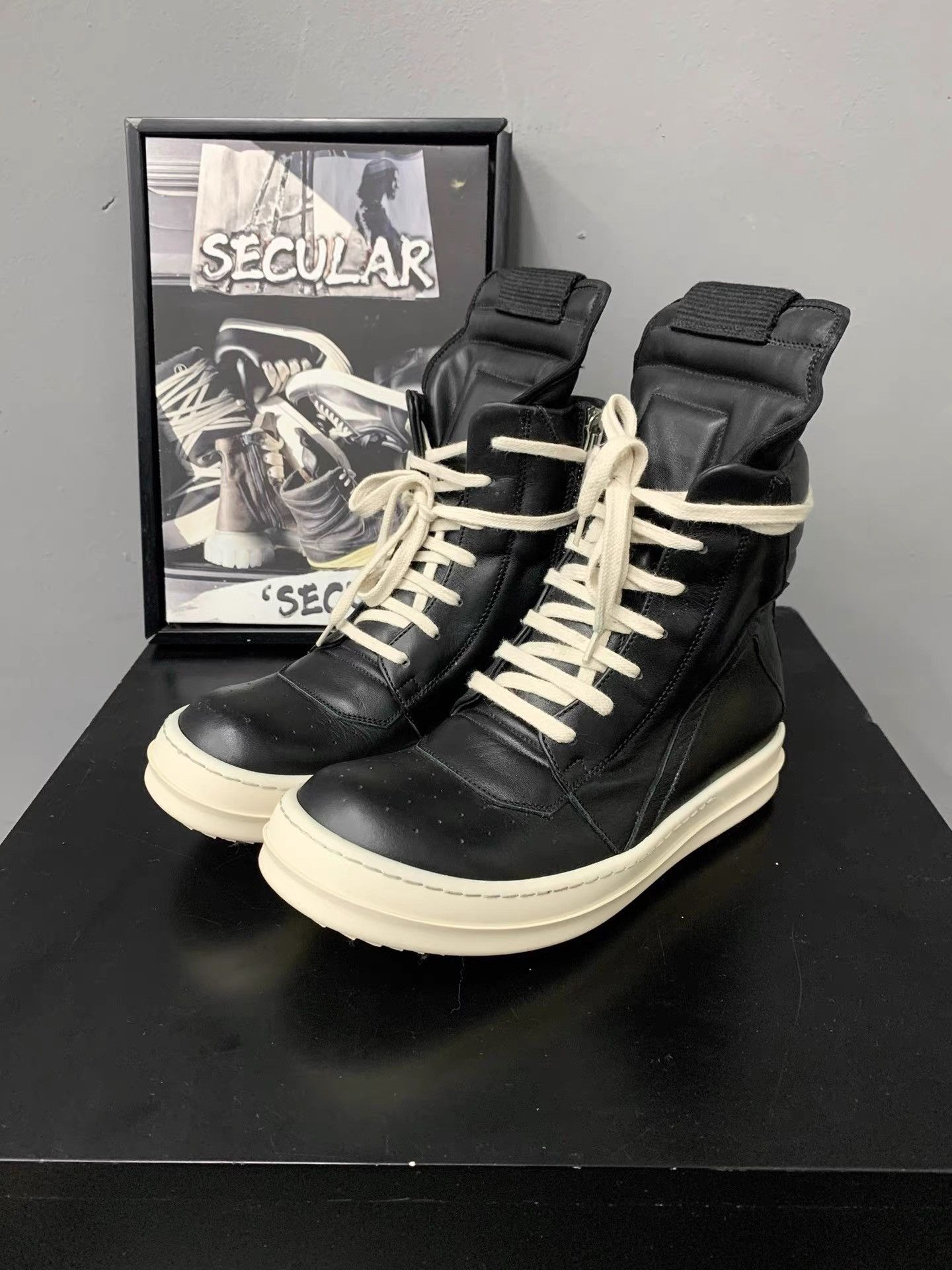 Rick Owens Rick Owens Mainline Sole Leather Inverted Triangle K34 Size US 6 / IT 36 - 1 Thumbnail