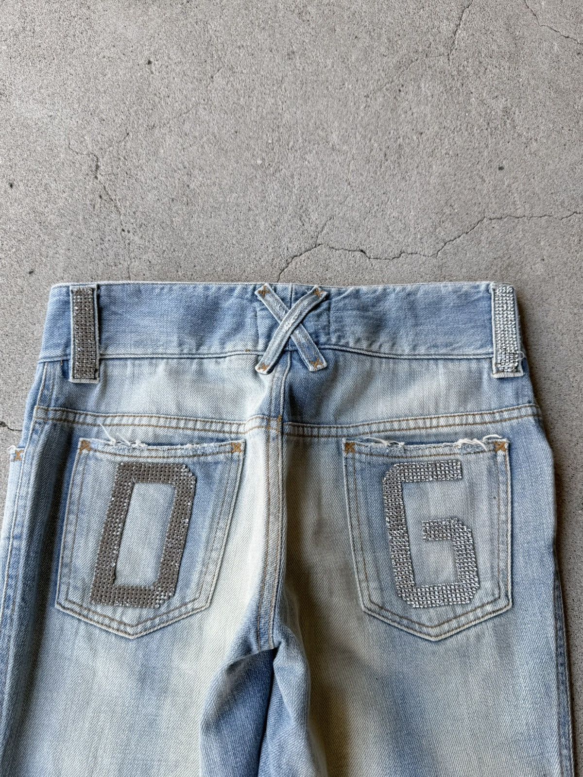 Dolce & Gabbana DOLCE&GABBANA 03SS Rhinestone DG Pockets Damage Flare Jeans Size US 28 / EU 44 - 8 Thumbnail