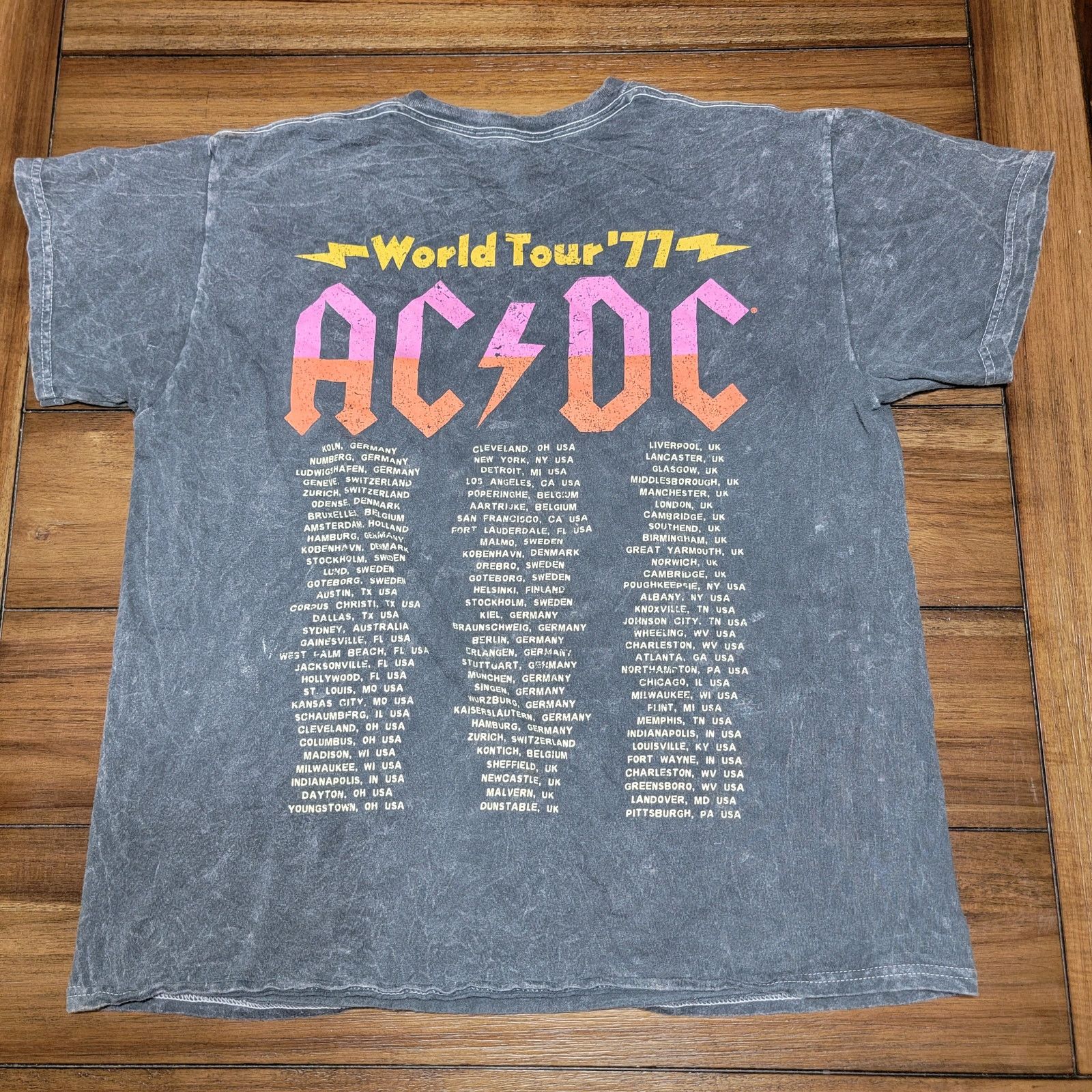 Other Hybrid Apparel AC/DC Unisex Tee World Tour '77 - Size Large Size US L / EU 52-54 / 3 - 3 Thumbnail