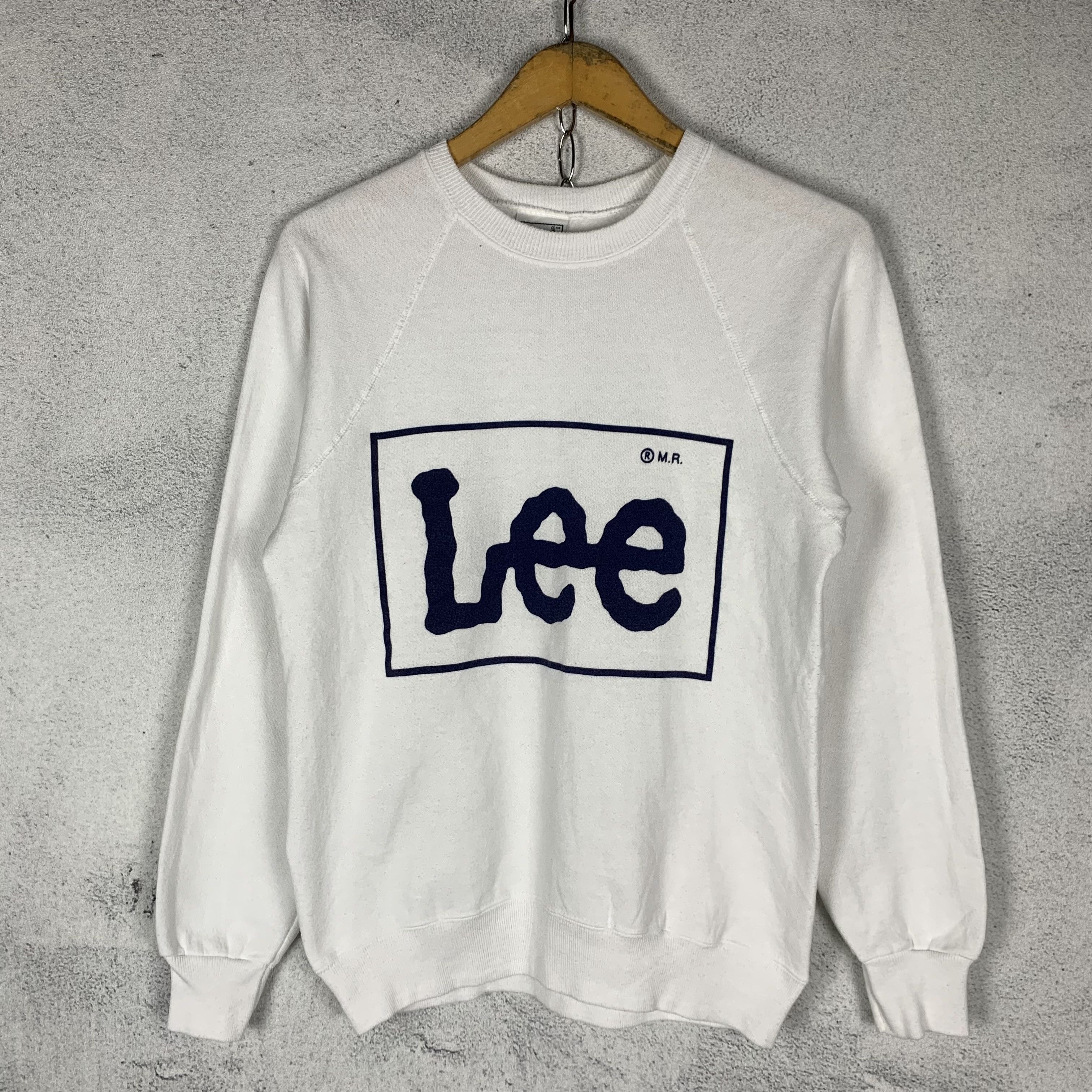 Lee Vintage 90s Lee Sweatshirt Crewneck Size US S / EU 44-46 / 1 - 1 Thumbnail