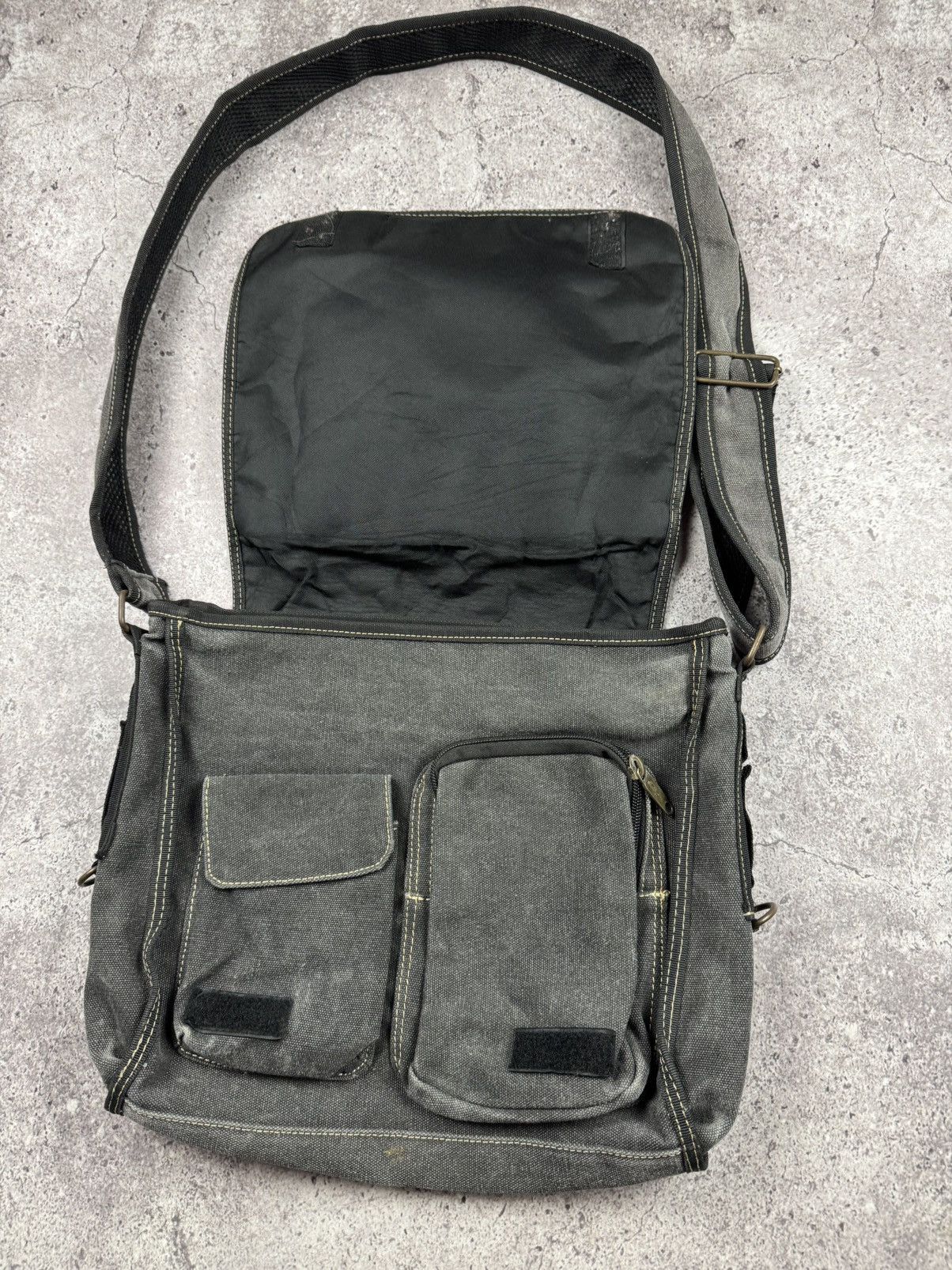 Diesel Vintage Y2K Diesel Messenger Crossbody Japanesse denim Bag Size ONE SIZE - 6 Thumbnail