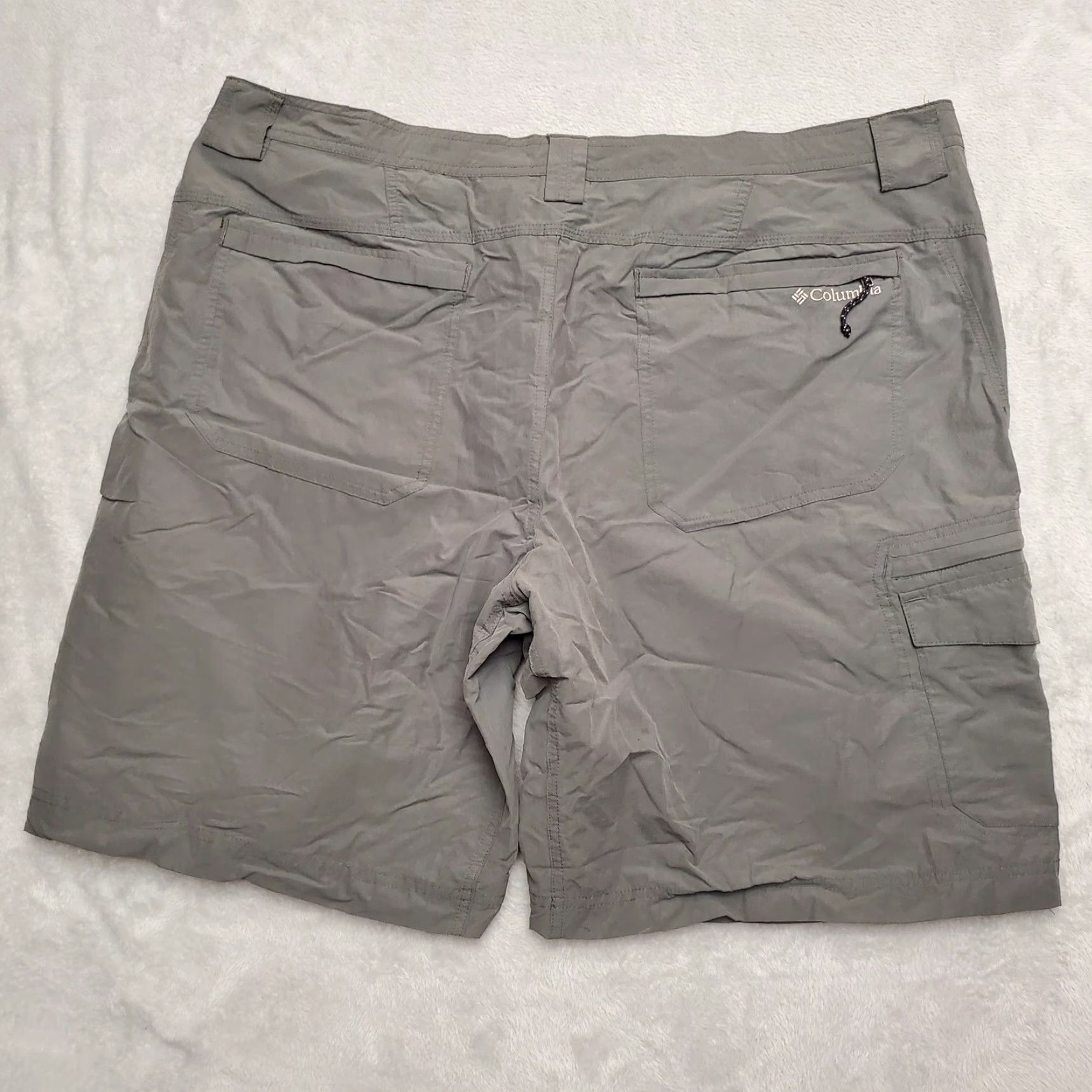 Vintage Columbia Shorts Mens 42 Gray Tactel Nylon Performance Blend Cargo Omni Shield Shorts Mens 42 Gray Nylon Cargo Pocket Moisture Wicking Quick Dry Size US 42 / EU 58 - 4 Thumbnail