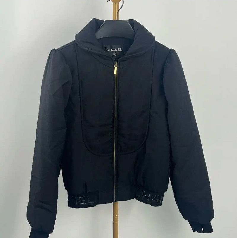 Chanel Chanel XS Black Polyester Women's Jacket 0089 Size XS / US 0-2 / IT 36-38 - 1 Thumbnail