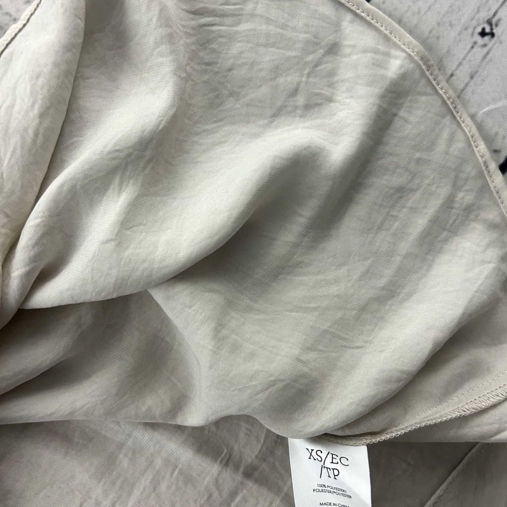 Vintage Cabi Blouse Long Sleeve V-Neck Women's XS Beige Size XS / US 0-2 / IT 36-38 - 5 Thumbnail