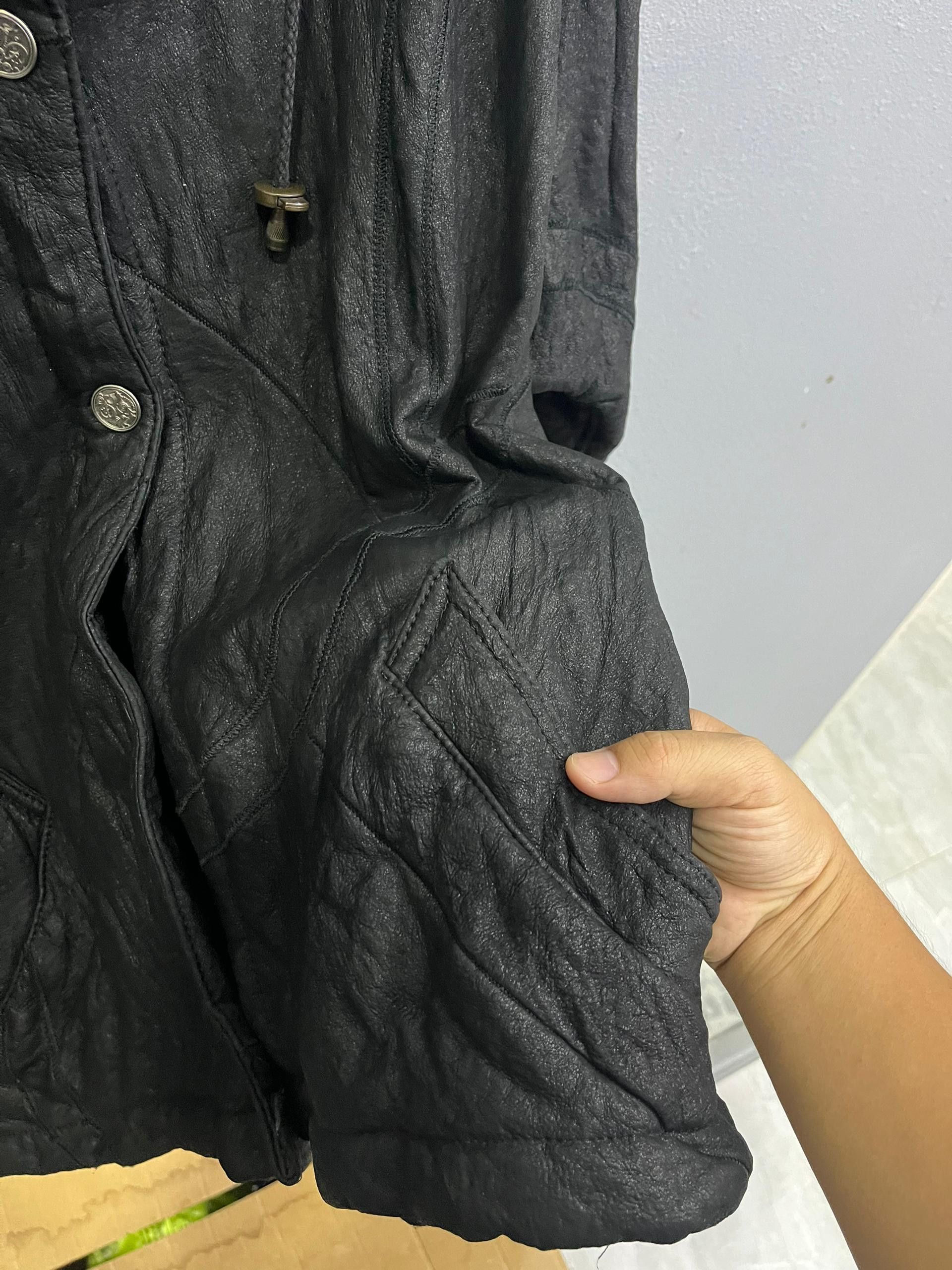 Vintage Vintage Black Leather Jacket Sherpa Lined 90s Boxy Fit Size US M / EU 48-50 / 2 - 3 Thumbnail