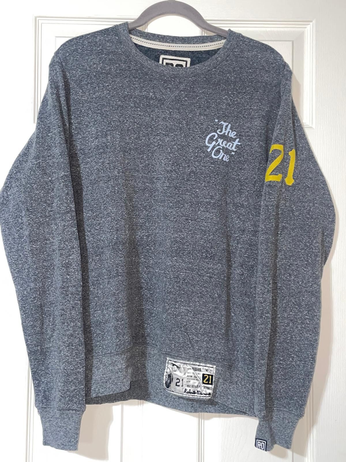 image of Roots Of Flight Roberto Clemente “The Great One” Roots Of Fight Sweatshirt in Grey (Size Small)