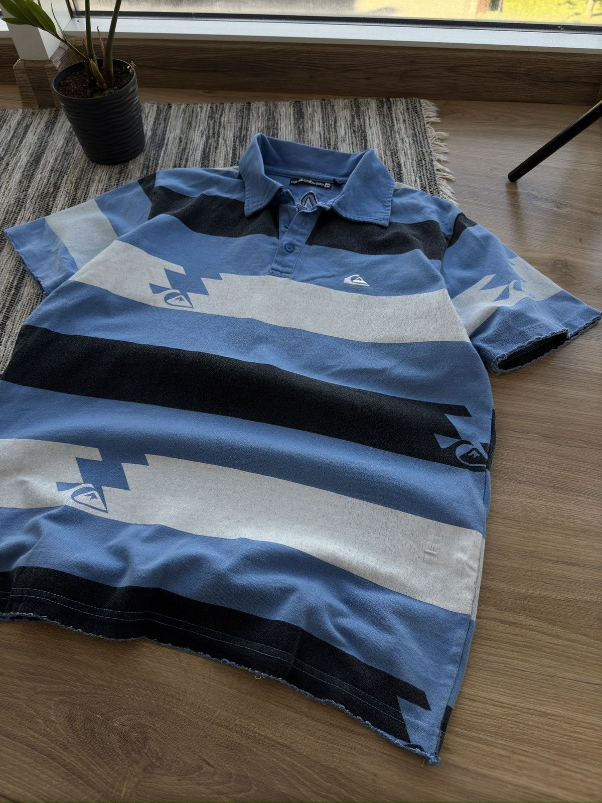 Quiksilver Quicksilver distressed rare monogram Y2K polo tee Size US M / EU 48-50 / 2 - 3 Thumbnail