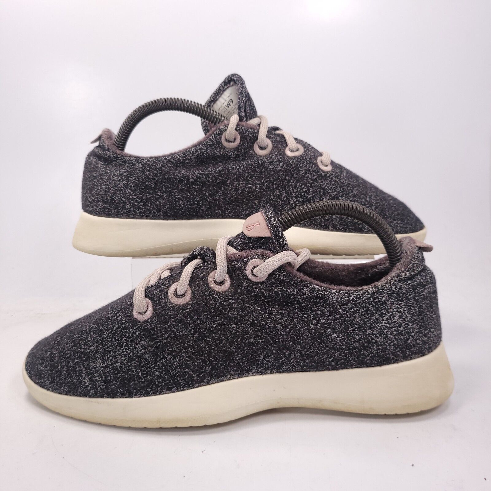 Allbirds Allbirds Wool Runner Athletic Shoe Womens Size 9 Black White Size US 9 / IT 39 - 5 Thumbnail