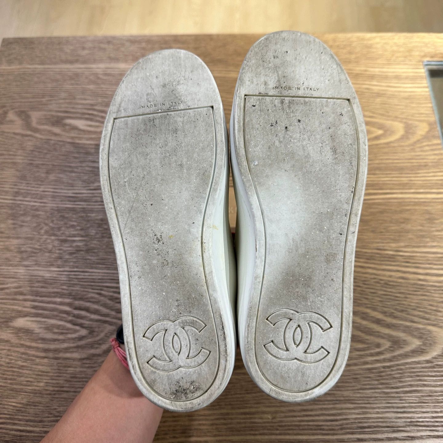 Chanel Chanel feb156 velvet red-white logo sneakers women's Size US 4 / IT 34 - 6 Thumbnail
