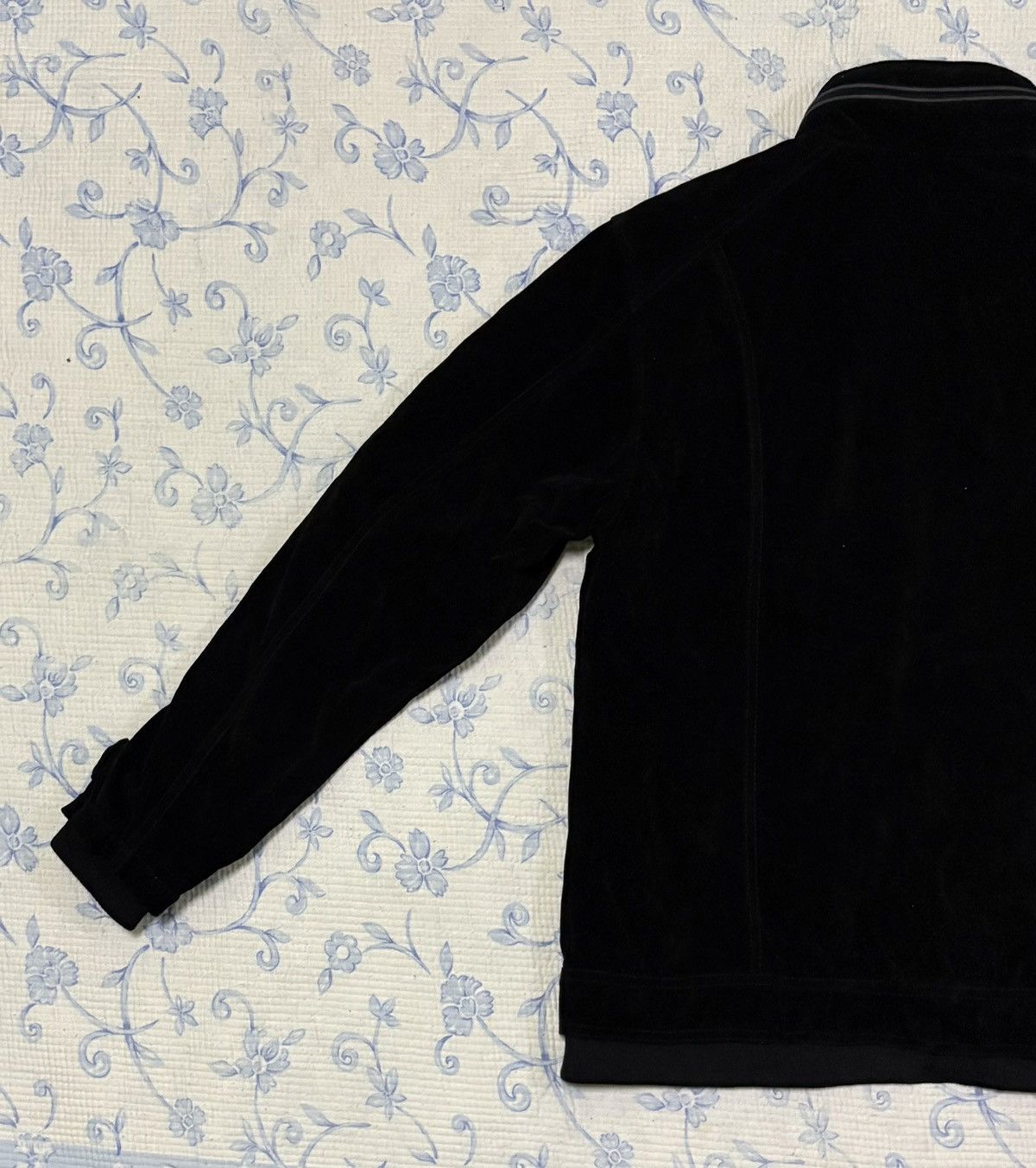 In The Attic In the attic Velvet Jacket Design Size US L / EU 52-54 / 3 - 9 Thumbnail