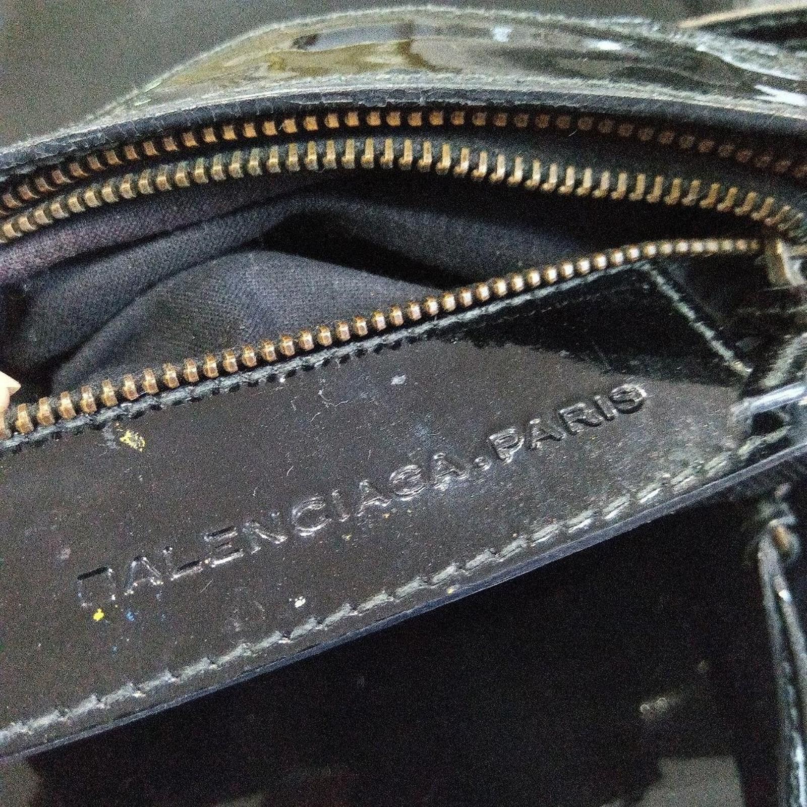 Balenciaga Balenciaga - Black Leather Shoulder Bag with Gold Hardware Size ONE SIZE - 8 Thumbnail
