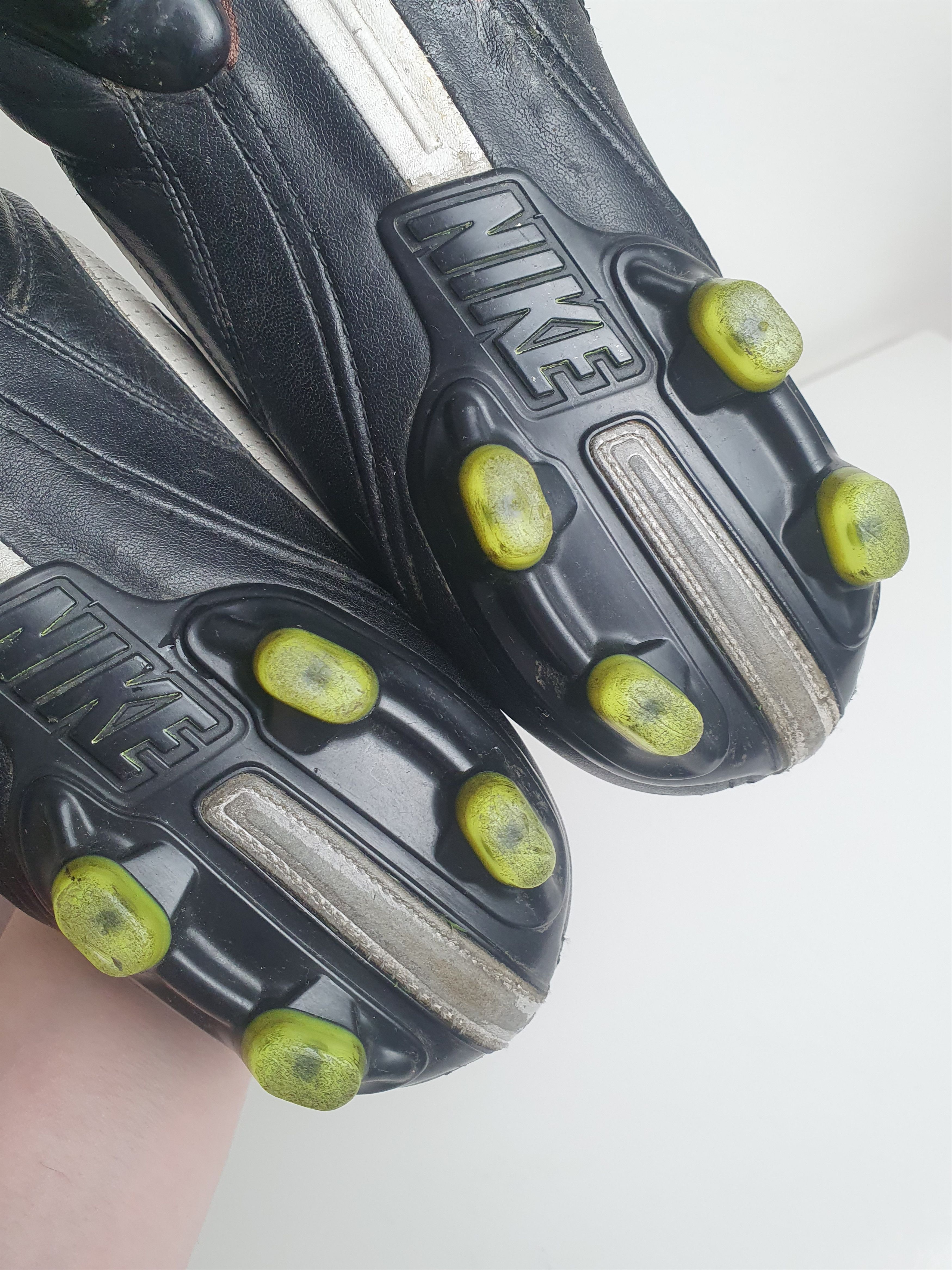 Nike Vintage Cleats mens Nike Tiempo Legend III Football Rare Size US 11 / EU 44 - 10 Thumbnail