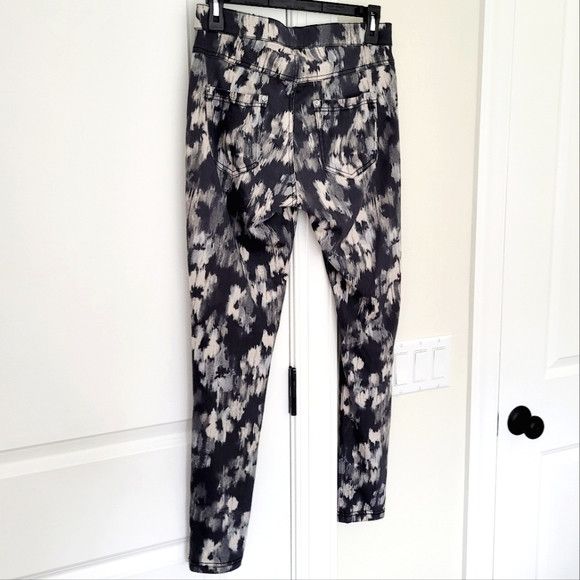 Vera Wang Simply Vera Vera Wang Ikat Floral Denim Legging Party Spring Size 30" / US 8 / IT 44 - 8 Thumbnail