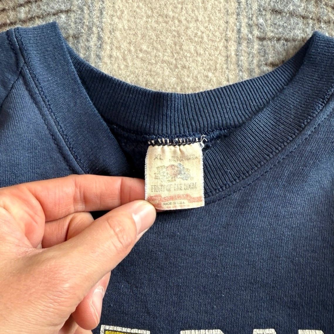 Fruit Of The Loom VINTAGE Notre Dame Fightin’ Irish Crewneck Sweatshirt Mens L Blue 90s College Sports University Sweatshirt Pullover Crew Neck Size US L / EU 52-54 / 3 - 3 Thumbnail