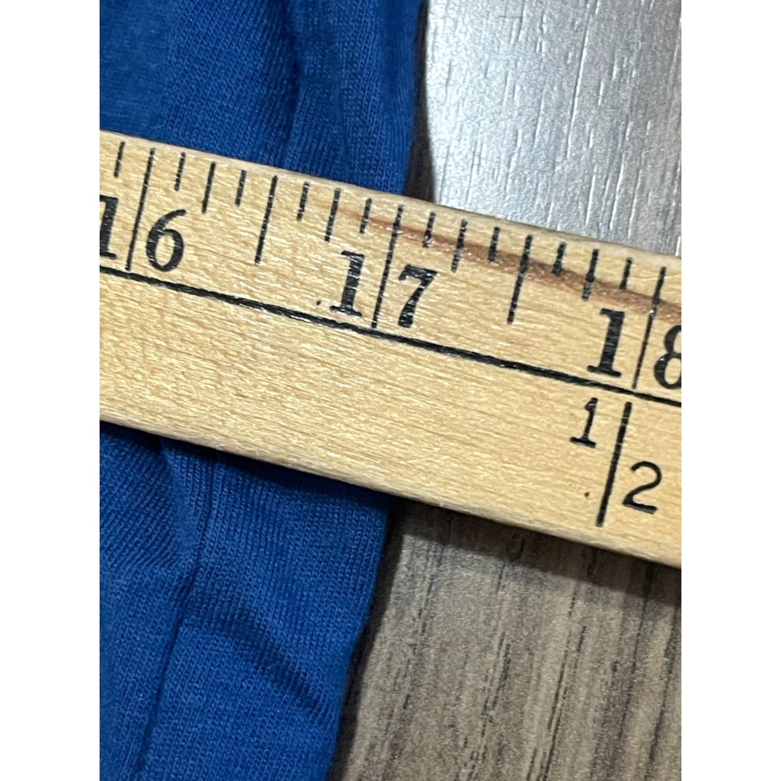 Vintage Huk Shirt Women's Medium Blue Short Sleeve Happiness comes in Waves Shirt Regular Fit Adult Womens Size M / US 6-8 / IT 42-44 - 4 Thumbnail