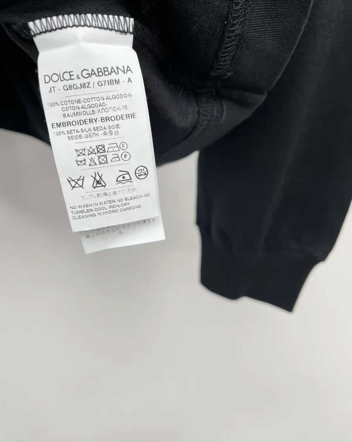 Dolce & Gabbana Dolce&Gabbana Heavy Embroidered Long Sleeve T-shirt J30 Size US S / EU 44-46 / 1 - 6 Thumbnail