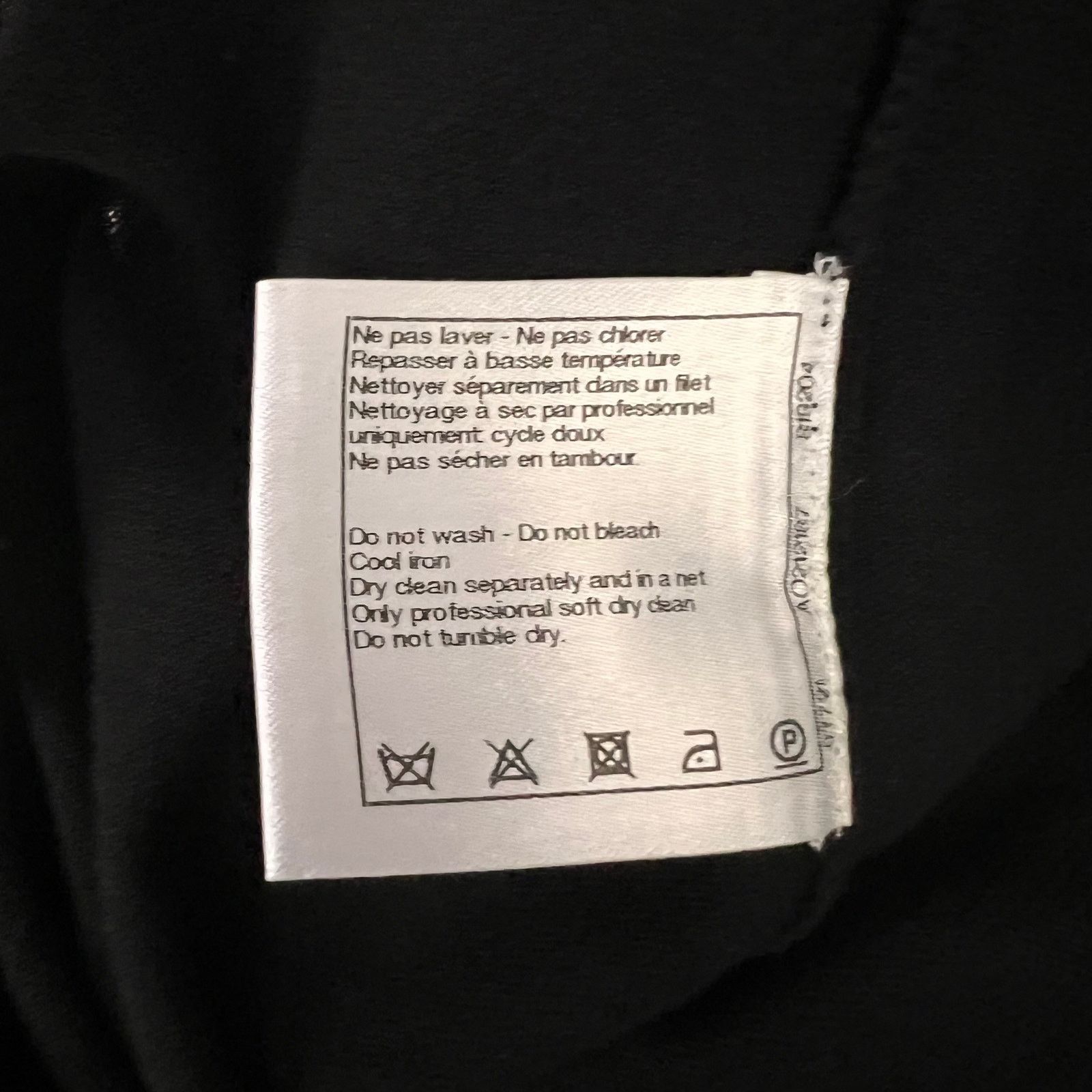 Chanel Chanel Black Interlocking CC Logo Skirt, M/US8/FR40 Size 28" / US 6 / IT 42 - 6 Thumbnail