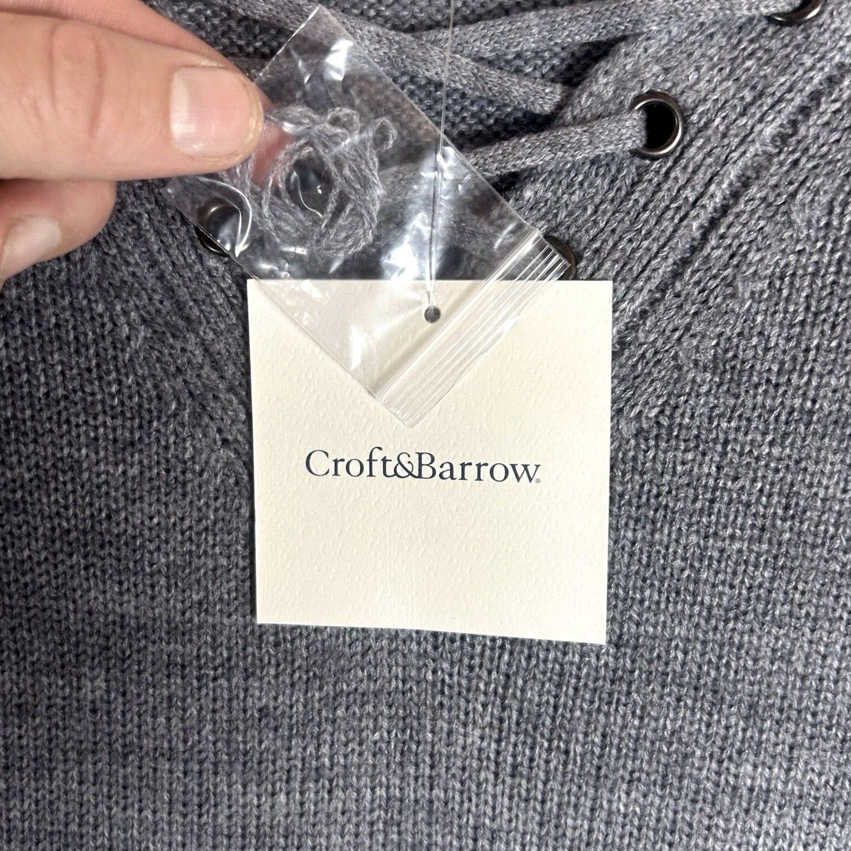 Croft & Barrow Croft & Barrow Womens Knit V-Neck Sweater L Long Sleeve NWT Gray Accents: Breathable Lightweight Pullover Knit 100% Acrylic Size L / US 10 / IT 46 - 3 Thumbnail