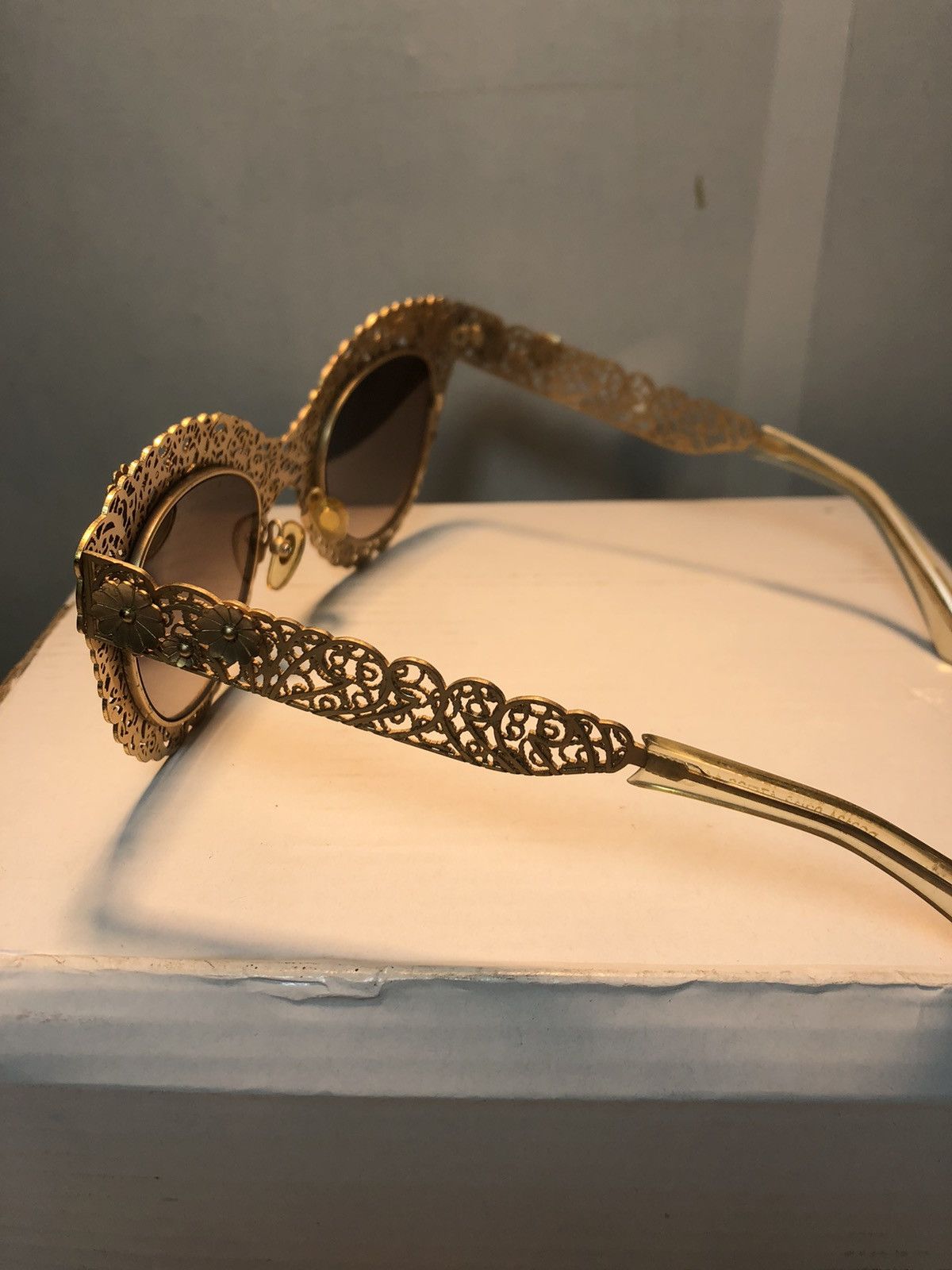Dolce & Gabbana Dolce & gabbana golden filigree frame sunglasses Size ONE SIZE - 4 Thumbnail