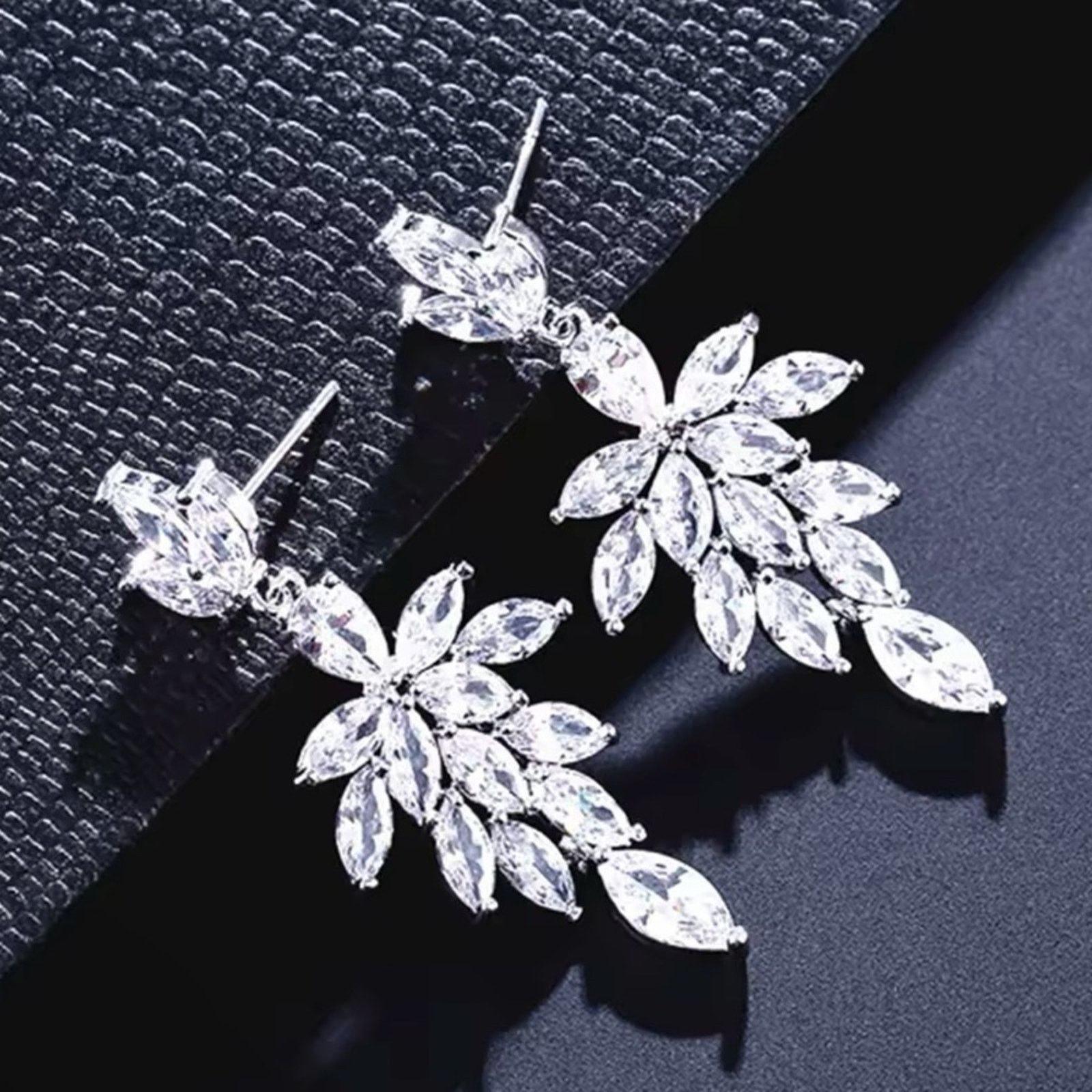 Other Marquise Zircon Leaf Dangle Earrings Women’s Bridal Wedding Size ONE SIZE - 4 Thumbnail
