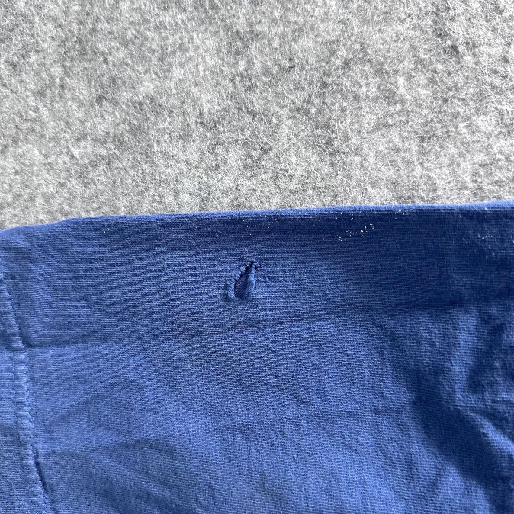 Carhartt Carhartt Shirt Mens Large Blue Original Fit Pocket Tee Workwear Tagless Logo Size US L / EU 52-54 / 3 - 3 Thumbnail
