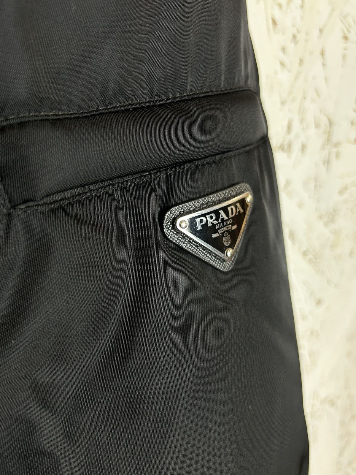 Prada Prada Re-Nylon Cropped Down Bomber Jacket Black 52 Size US L / EU 52-54 / 3 - 3 Thumbnail