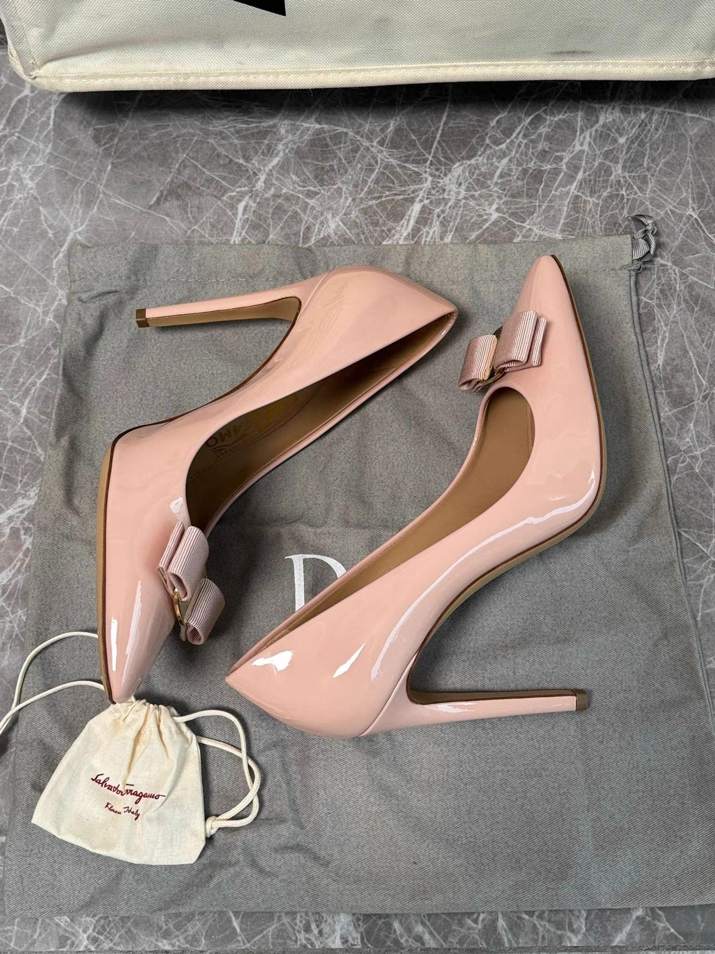 Salvatore Ferragamo FERRAGAMO Women's Pale Pink High Heels (Pumps) K6 Size US 8 / IT 38 - 7 Thumbnail