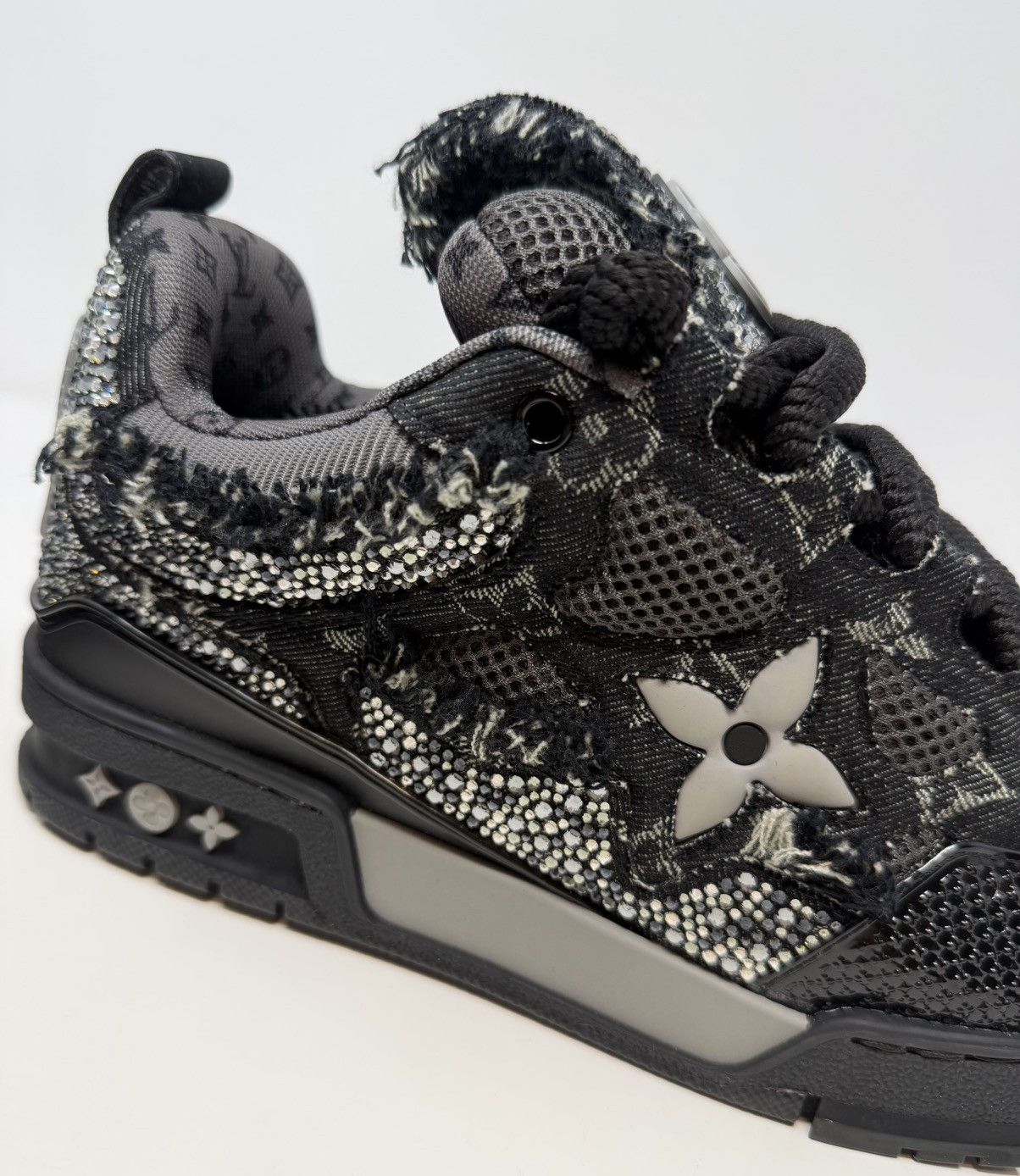 Louis Vuitton Louis Vuitton Skate Swarovski Black Monogram Trainer Size US 10 / EU 43 - 7 Thumbnail