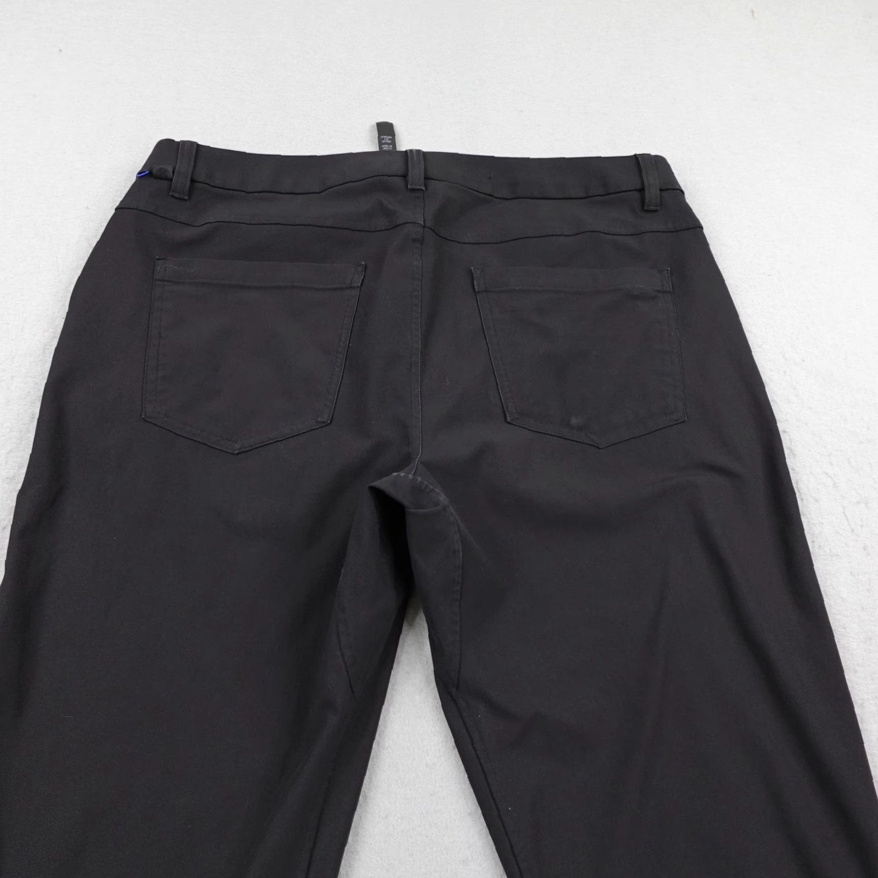 Lululemon VINTAGE Lululemon Pants Mens 35 Black ABC Slim Fit 32" Warpstreme Performance Chino Size US 35 - 6 Thumbnail