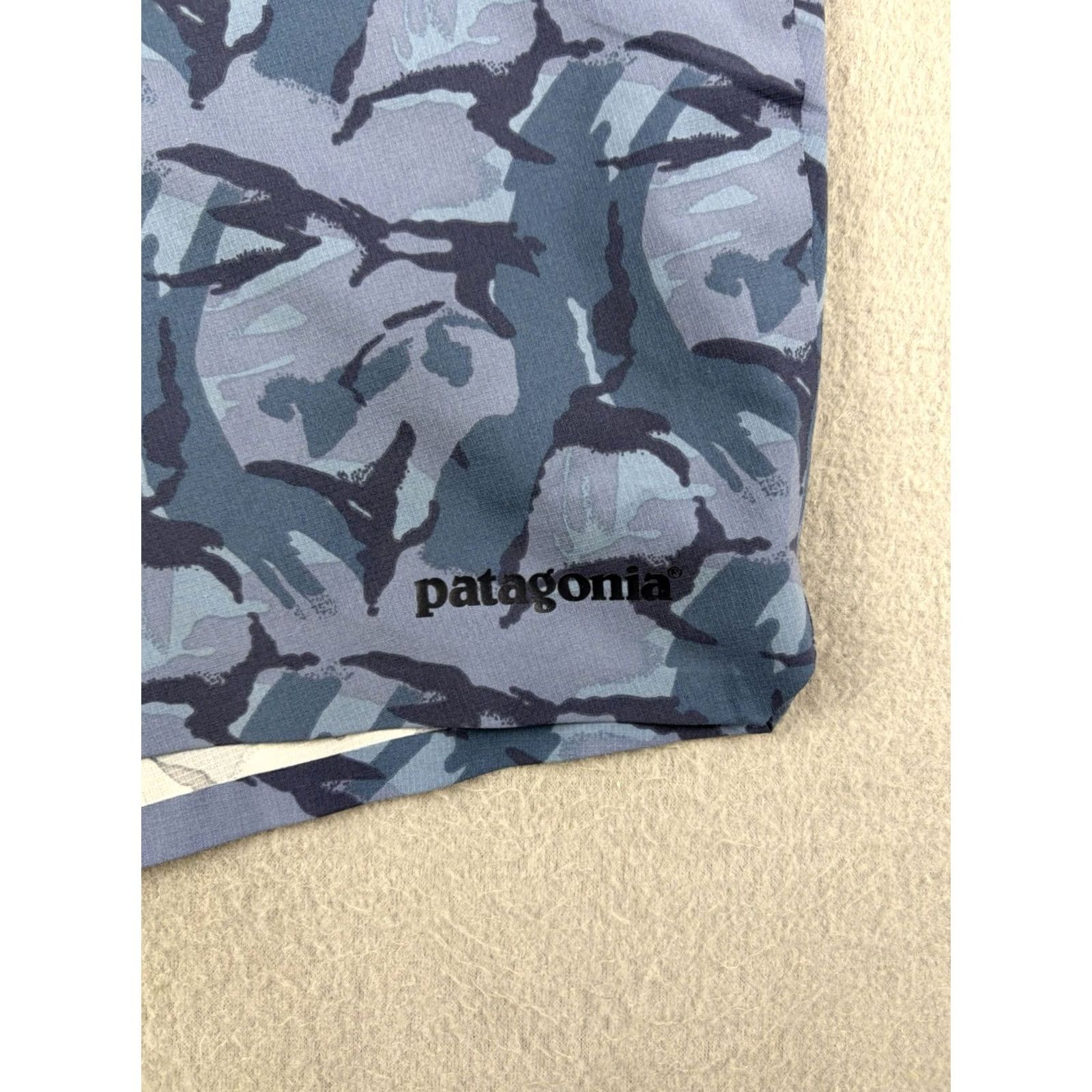 Patagonia Patagonia Shorts Mens 33 Camo Wavefarer Board Swim Trunks Hiking Outdoor Casual Board Shorts Mens Regular Blue 90s? Size US 35 - 2 Thumbnail