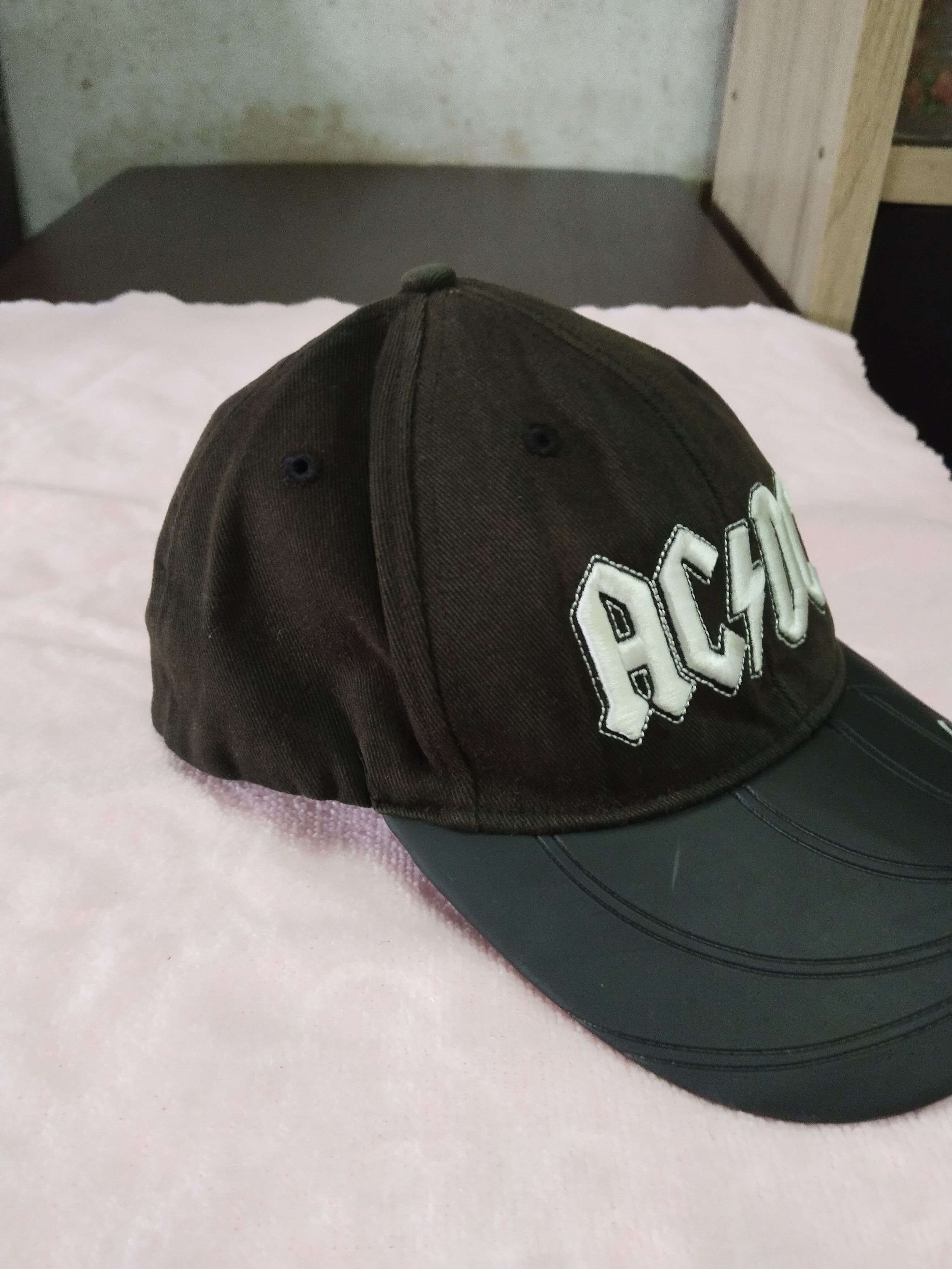 AC/DC × Band Tees RARE SUN FADED ACDC BAND TEES FULLCAP Size ONE SIZE - 2 Thumbnail