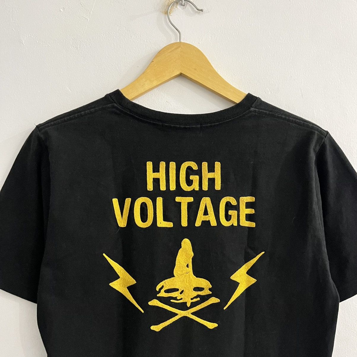 Hysteric Glamour Rare Hysteric Glamour High Voltage Embroidered Tee Size US M / EU 48-50 / 2 - 2 Thumbnail