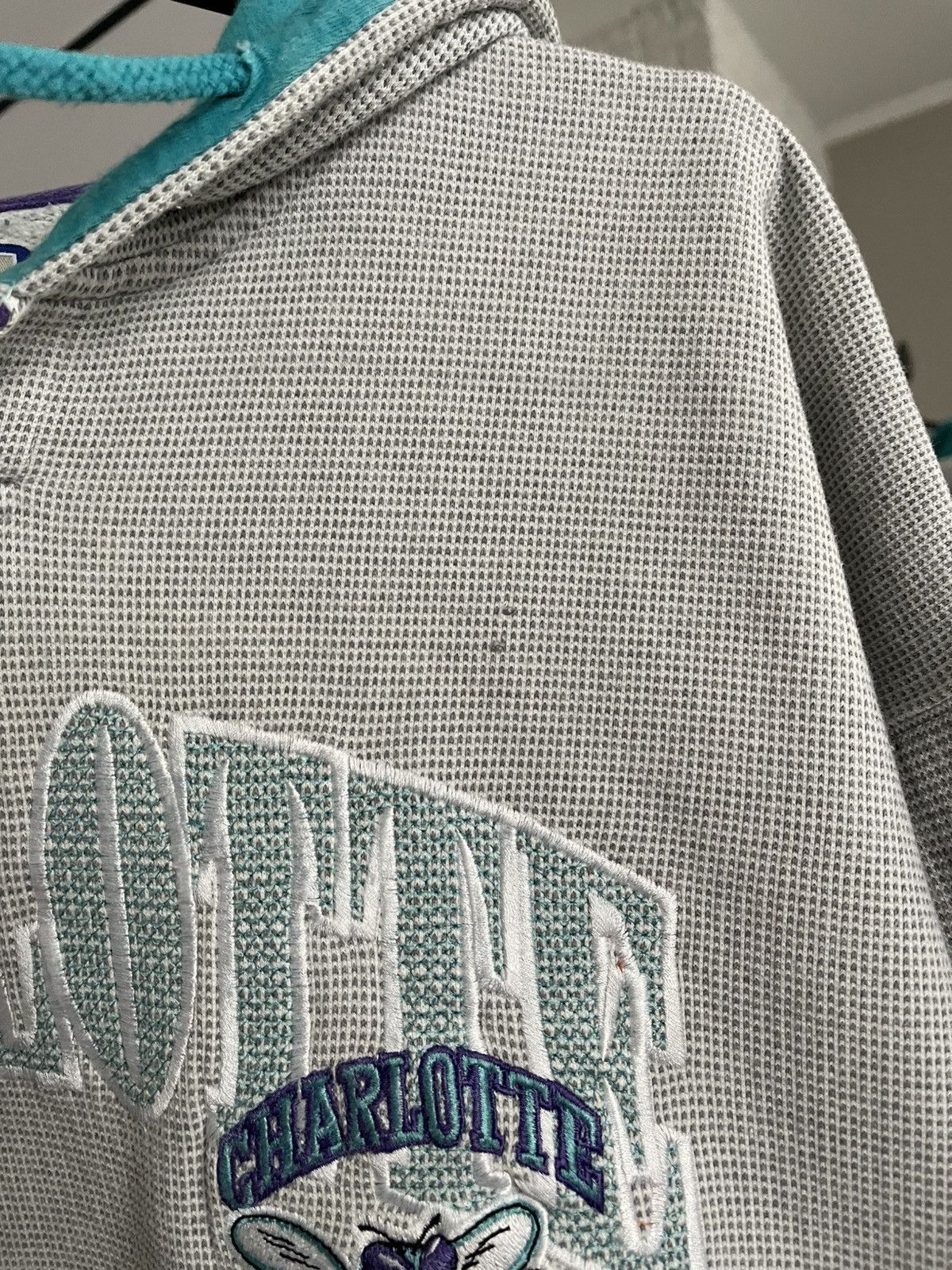 Starter Charlotte Hornets Starter NBA Vintage Hoodie Pullover 90s Size US XL / EU 56 / 4 - 14 Thumbnail