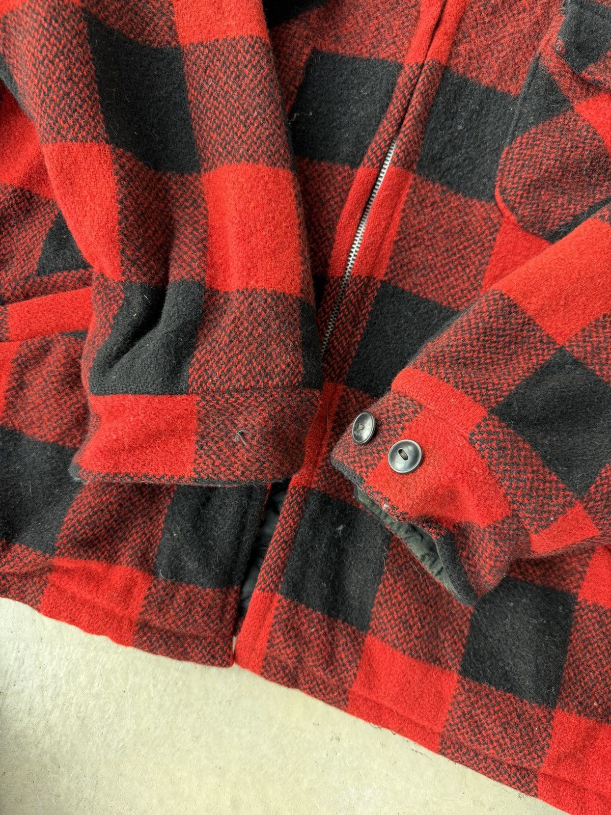 Vintage Vintage 1940s Red Buffalo Plaid Wool Mackinaw Hunting Jacket Size US L / EU 52-54 / 3 - 8 Thumbnail