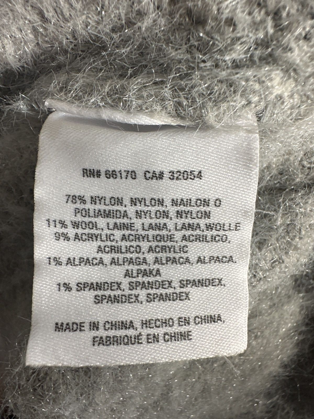 Anthropologie Anthropologie gray fuzzy cowl neck pullover sweater Size M / US 6-8 / IT 42-44 - 5 Thumbnail