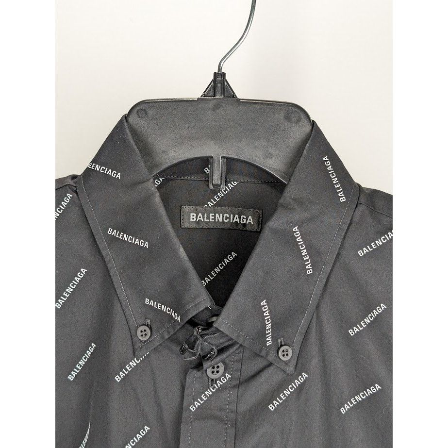 Balenciaga o1rshd1 All Over Logo Print Shirt in Black Size US S / EU 44-46 / 1 - 4 Thumbnail
