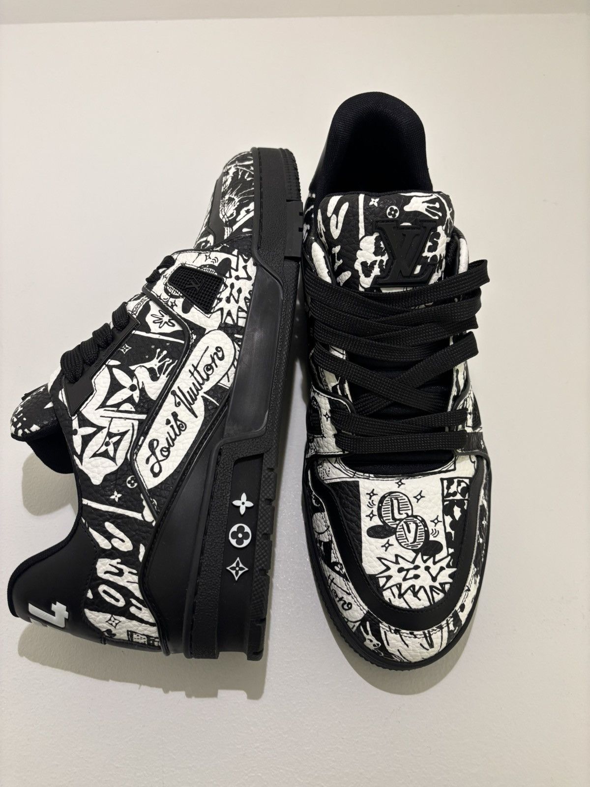 Louis Vuitton Louis Vuitton Black Comic Motif Trainers Size US 10 / EU 43 - 2 Thumbnail