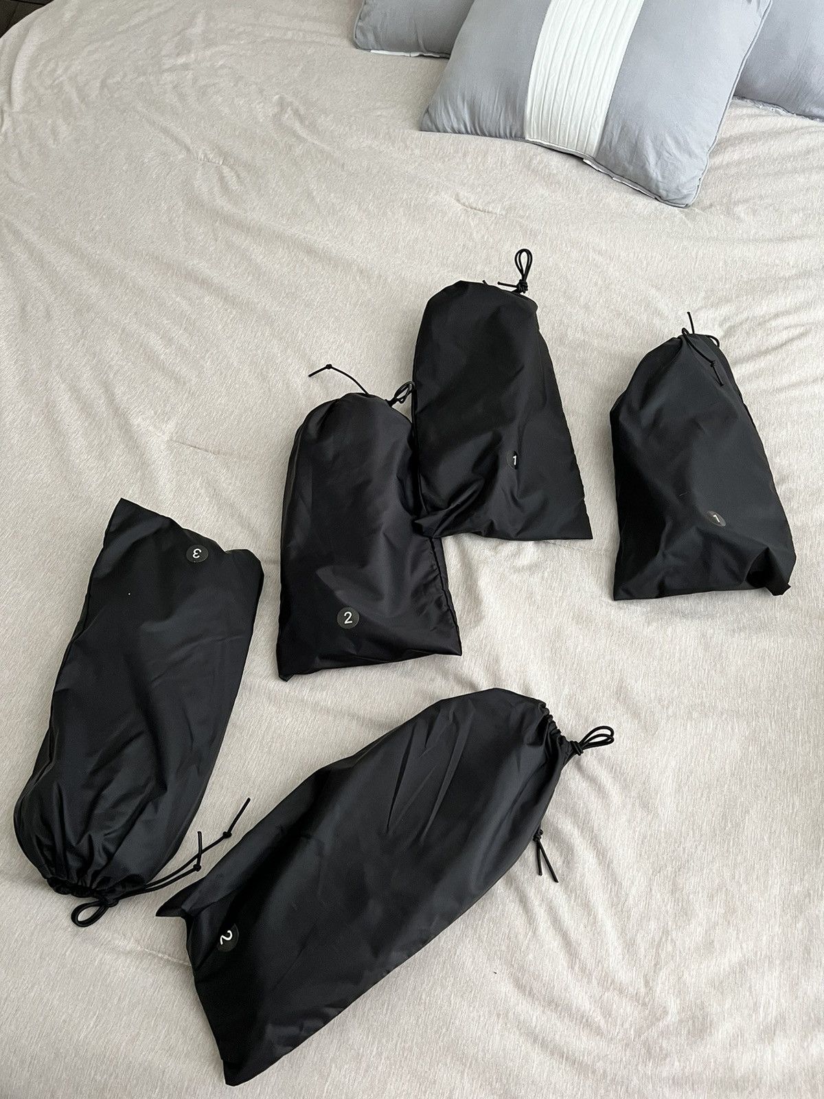 Yeezy Yeezy Pods Size US 12 / EU 45 - 1 Thumbnail
