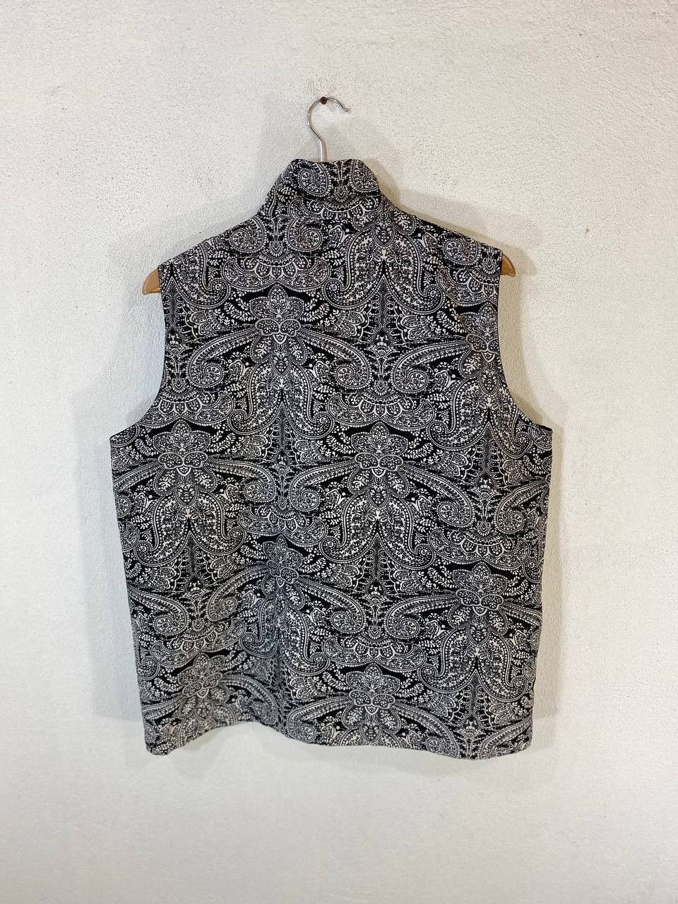 Japanese Brand japanese brand reversible paisley vest very nice design Size US L / EU 52-54 / 3 - 6 Thumbnail