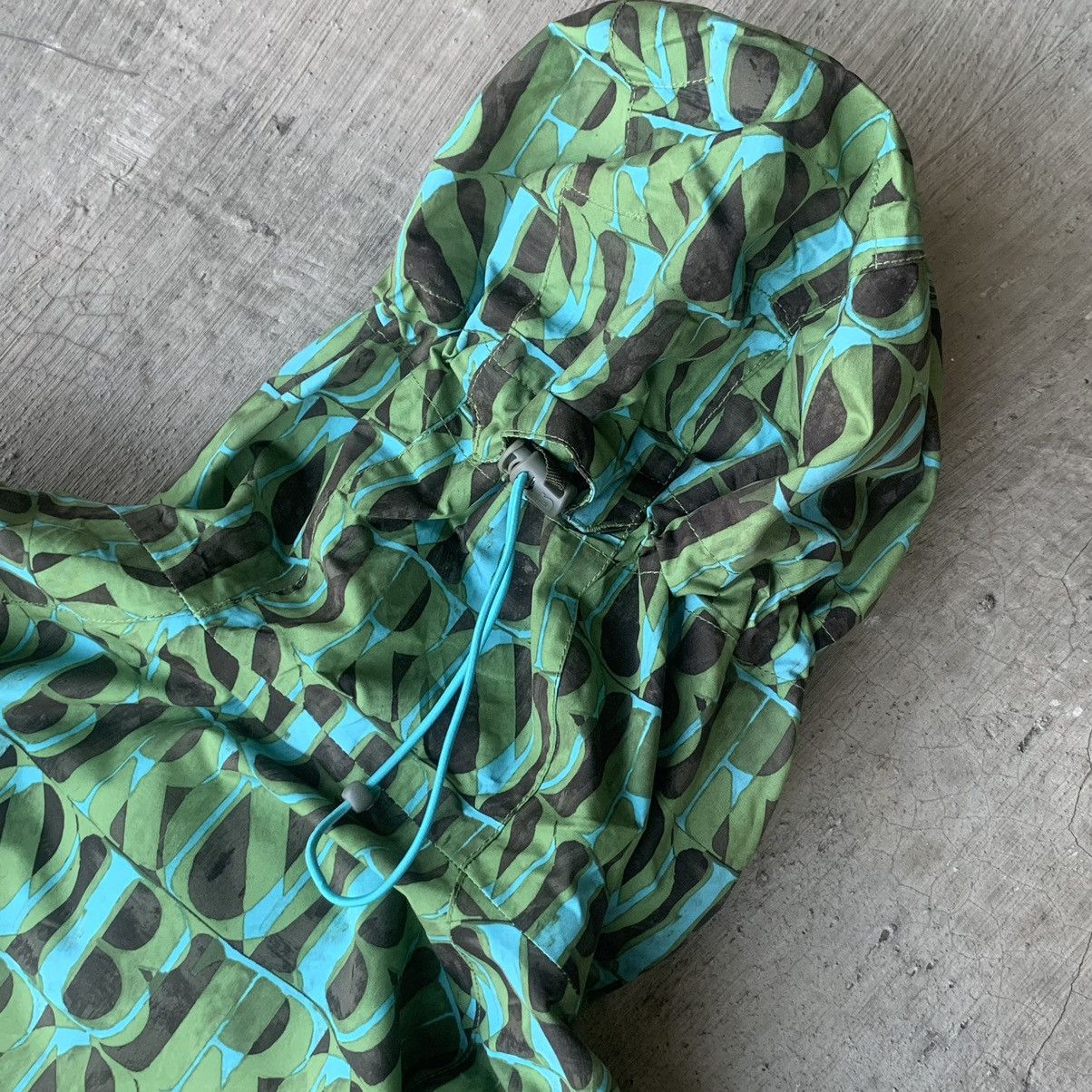 Burton × Vintage Burton full Text over printed outdoor Jacket vintage Size US M / EU 48-50 / 2 - 23 Thumbnail