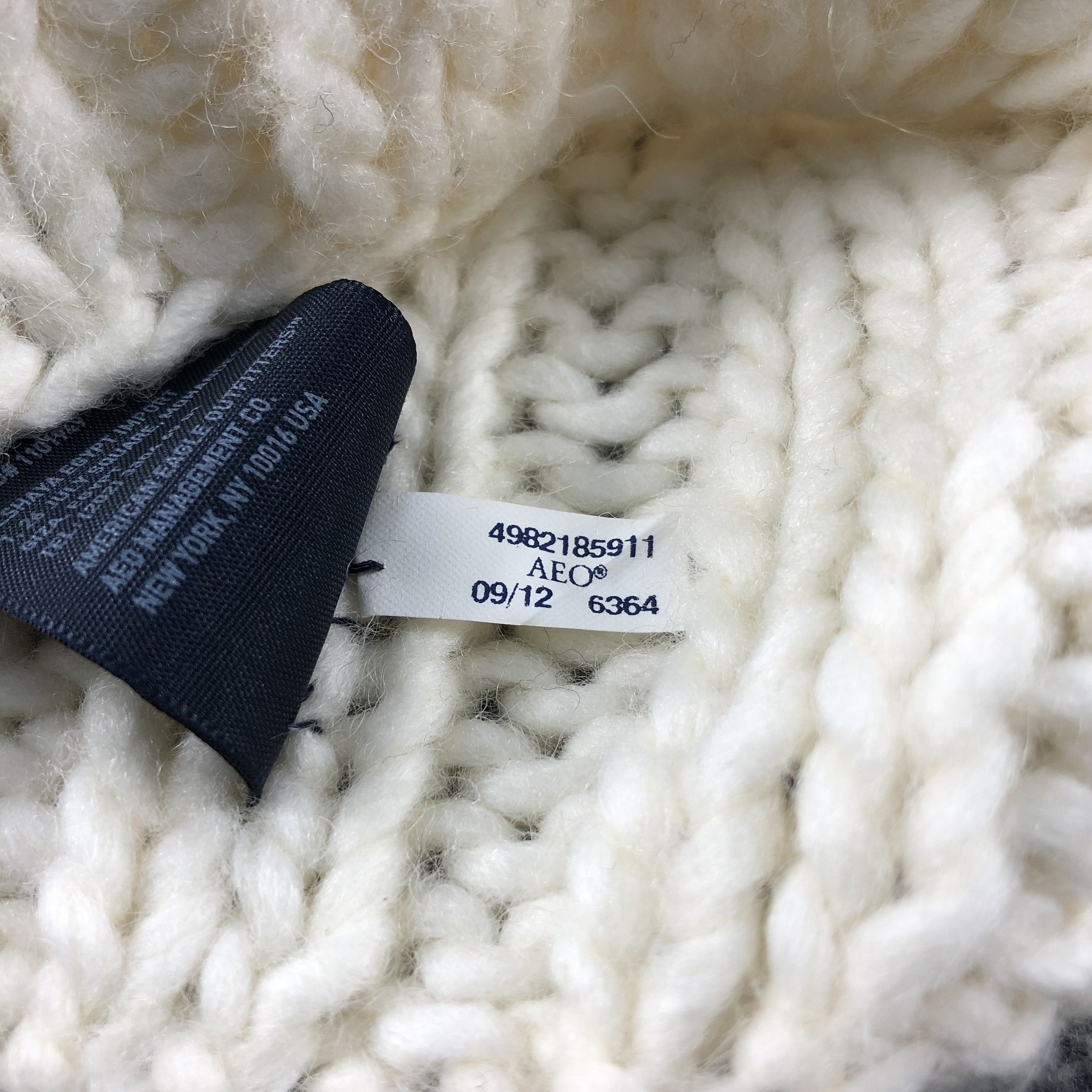 Vintage Unknown Knitted Beanie Snowcap Snow Hat Winter Hat B179 Size ONE SIZE - 7 Thumbnail