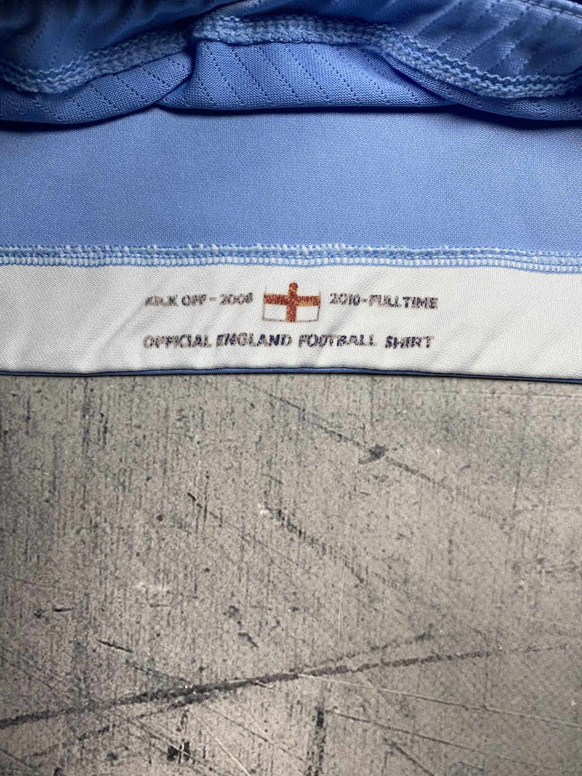 Umbro England 2008–10 Goalkeeper Umbro Jersey – Size XL Size US XL / EU 56 / 4 - 8 Thumbnail