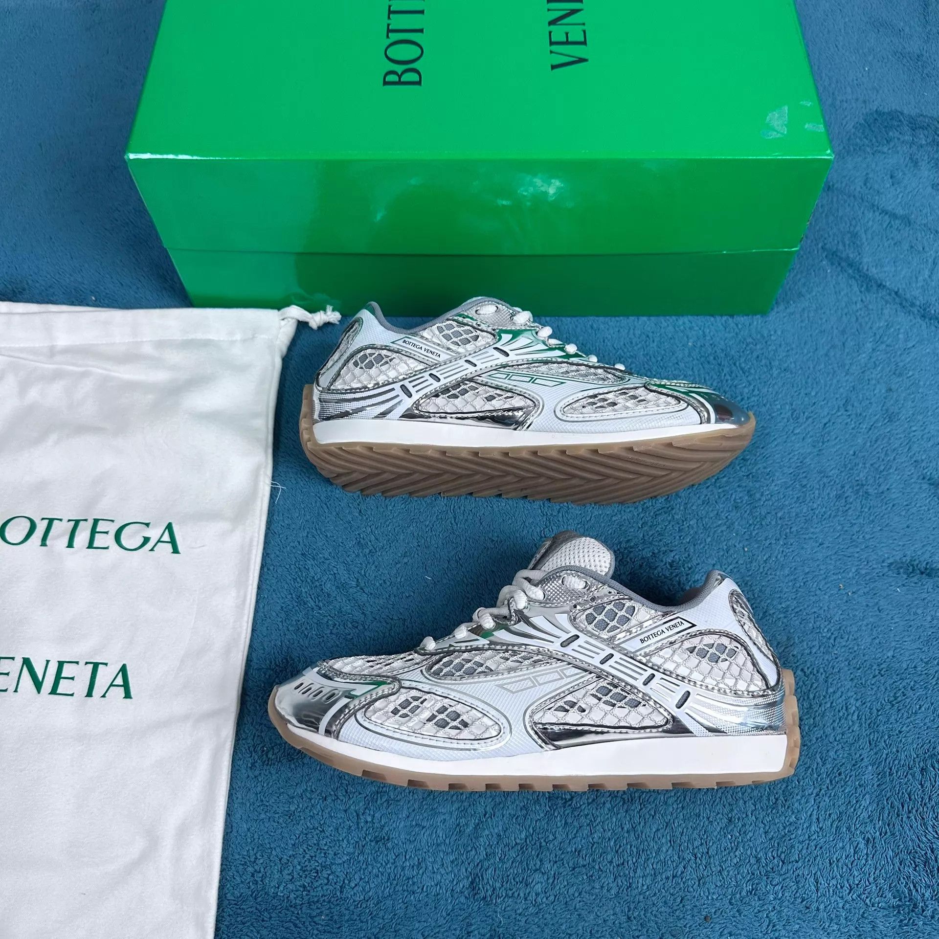 Bottega Veneta Bv Orbit Low Top Casual Sneaker Silver/White 38 Like New w/Box & Acc Size US 7.5 / IT 37.5 - 2 Thumbnail