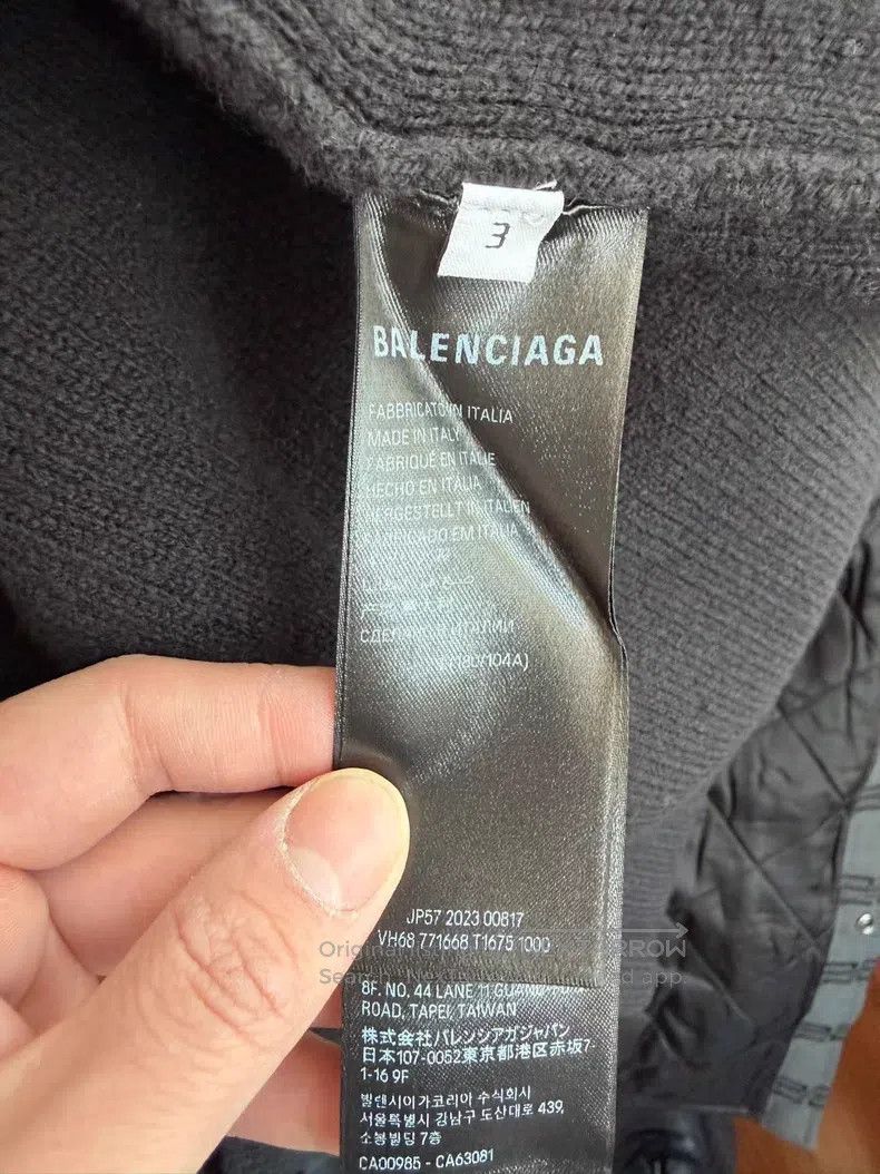 Balenciaga Balenciaga Solid color V-neck single-breasted knitted swea Size US L / EU 52-54 / 3 - 5 Thumbnail