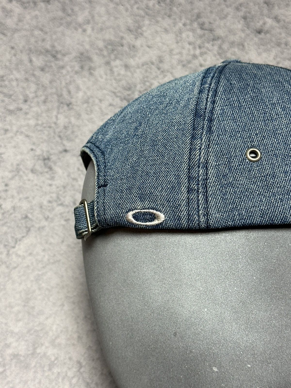 Oakley Vintage Oakley Metal Logo Denim Cap Size ONE SIZE - 7 Thumbnail