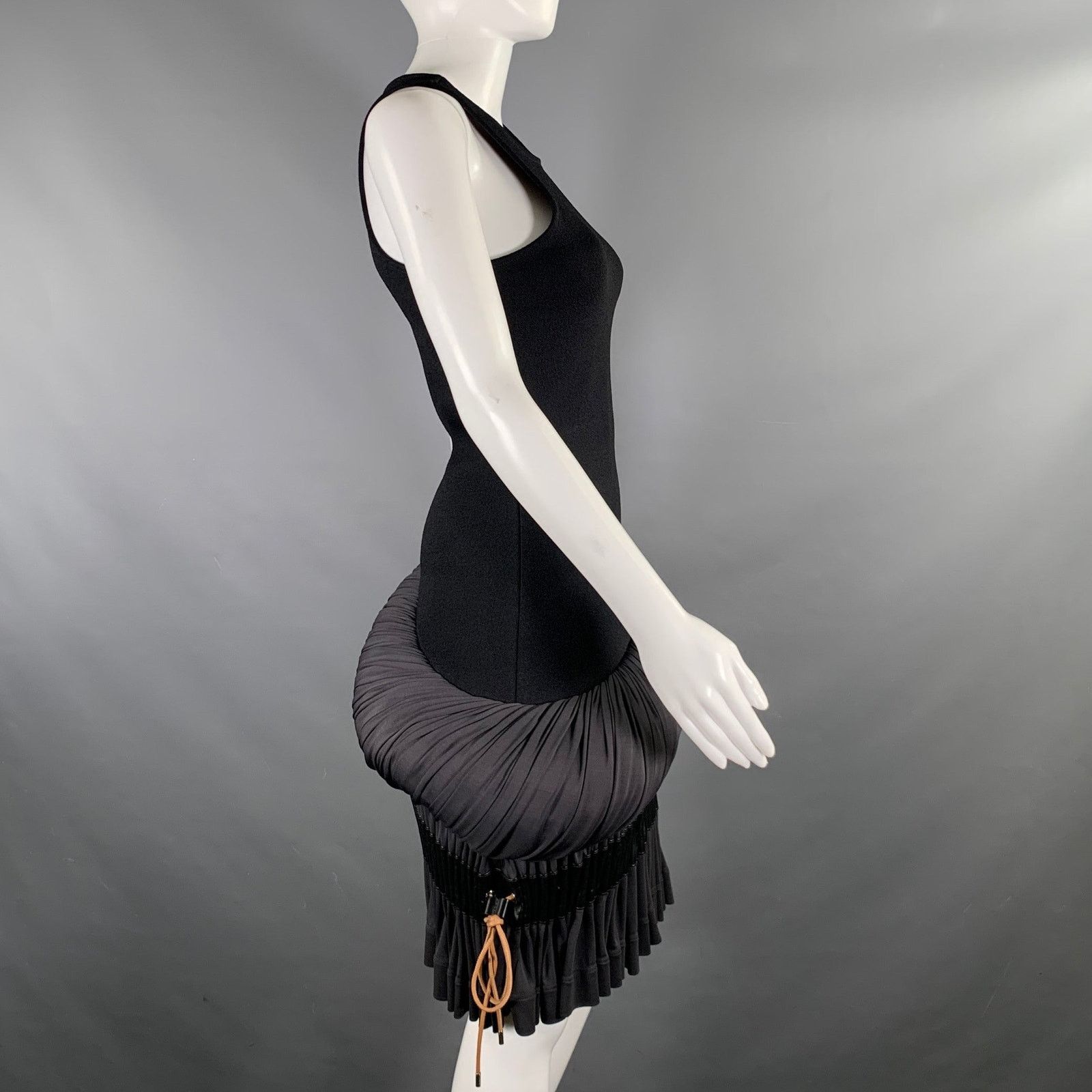 Louis Vuitton Louis Vuitton XS Black Grey Viscose Polyamide Silk Dress Size XS / US 0-2 / IT 36-38 - 4 Thumbnail