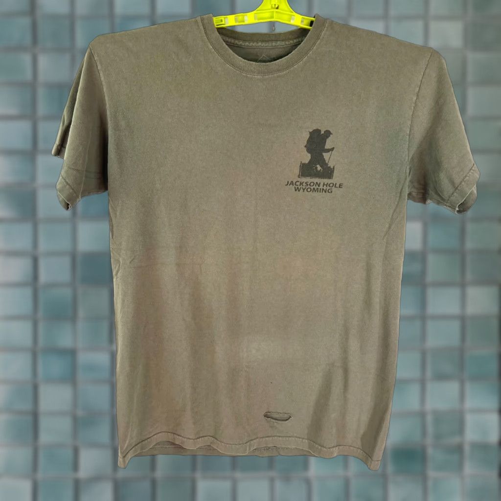 The Mountain VINTAGE The Mountain Jackson Hole WY Mountain T Shirt Mens Large Green Distressed Bear Warning Shirt Mens Large Green 90s Animals Camping US Seller Size US L / EU 52-54 / 3 - 1 Thumbnail
